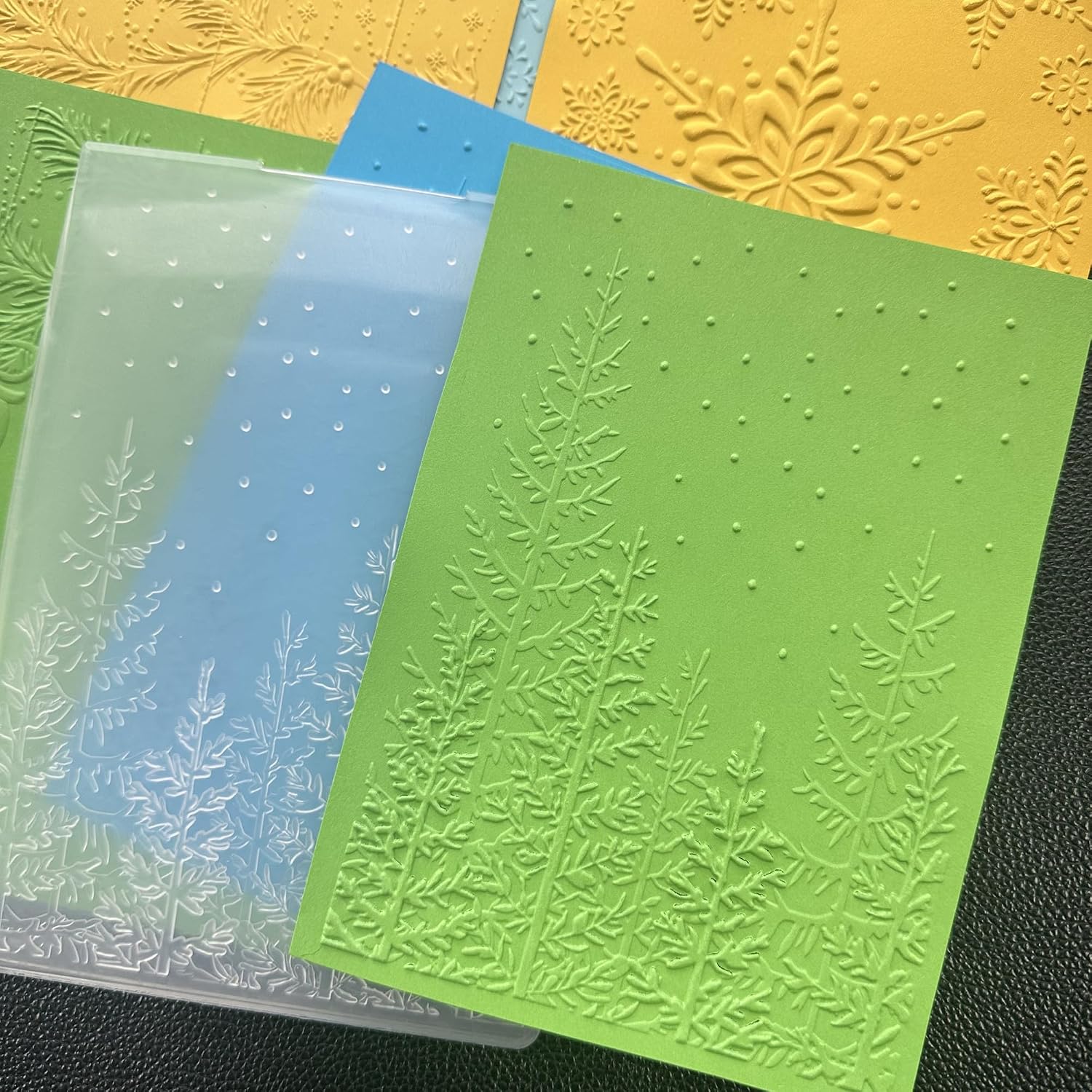 3D Winter Woodland Plastic Embossing Folders for Christmas Card Making or Journaling Wintery Forest with Snowfall Embossing Folder for Gift Tag Paper Crafting Home Decoration