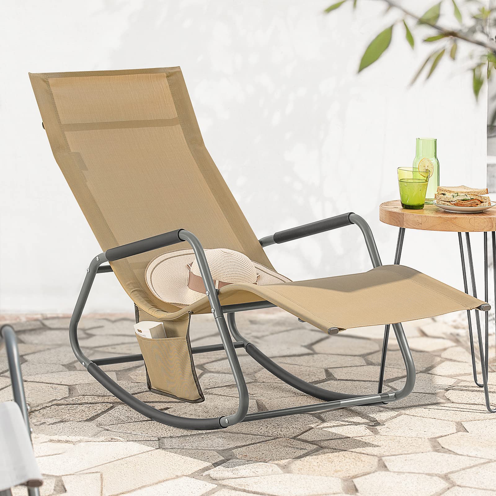 SoBuy Transat Jardin Exterieur Chaise Longue à Bascule Fauteuil Relax Extérieur avec Pochette Latérale Bain de Soleil pour Terrasse Balcon et Plage Kaki 143x57x85 cm OGS47-KA