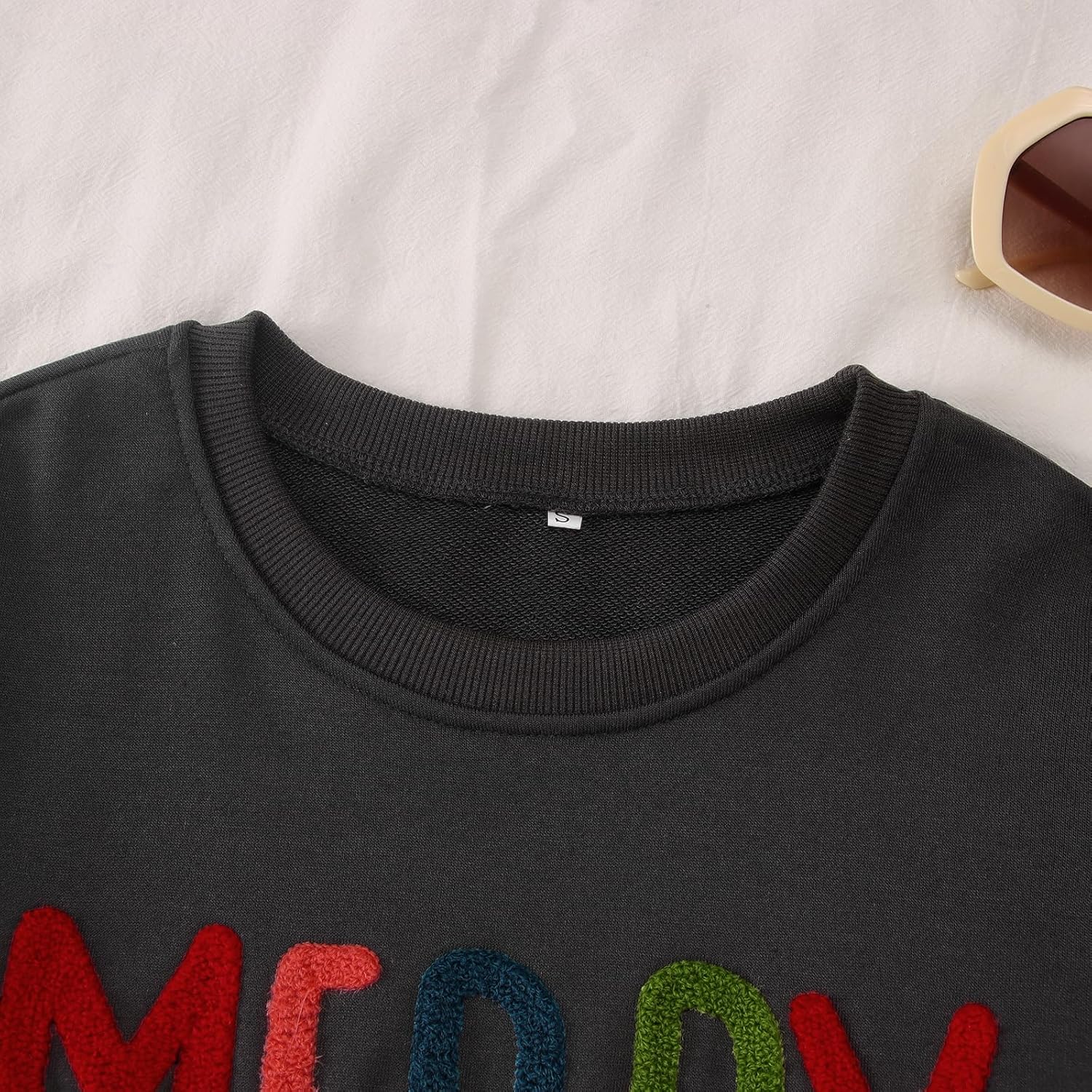 MODNTOGA Women's Merry and Bright Crewneck Sweatshirt Long Sleeve Merry Christmas Sweatshirt Retro Fall Winter Pullover Tops - Image 4