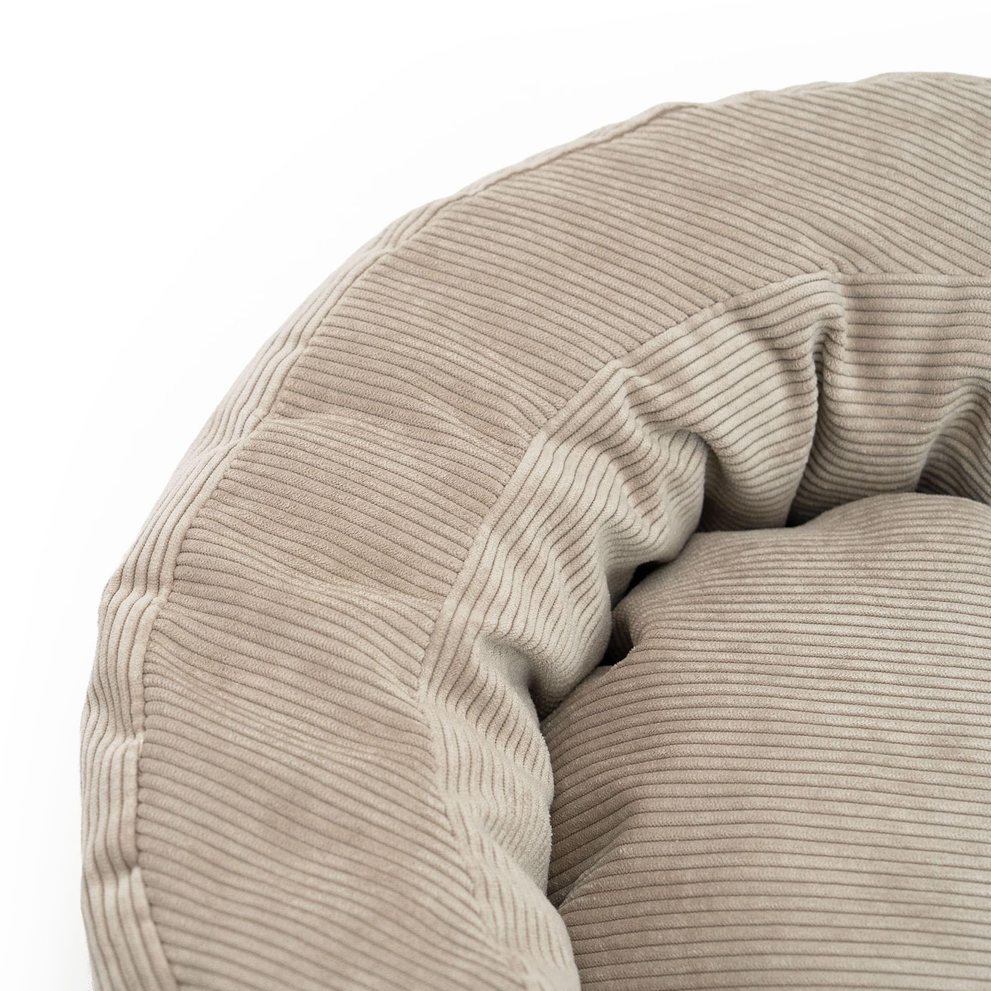 LucyBalu® Nest Katzenbett rund aus Cord I kompakter Schlafplatz zum Einkuscheln I waschbar mit abnehmbarem Bezug I Ø 55 cm für Kitten & kleinere Rassen I Sand