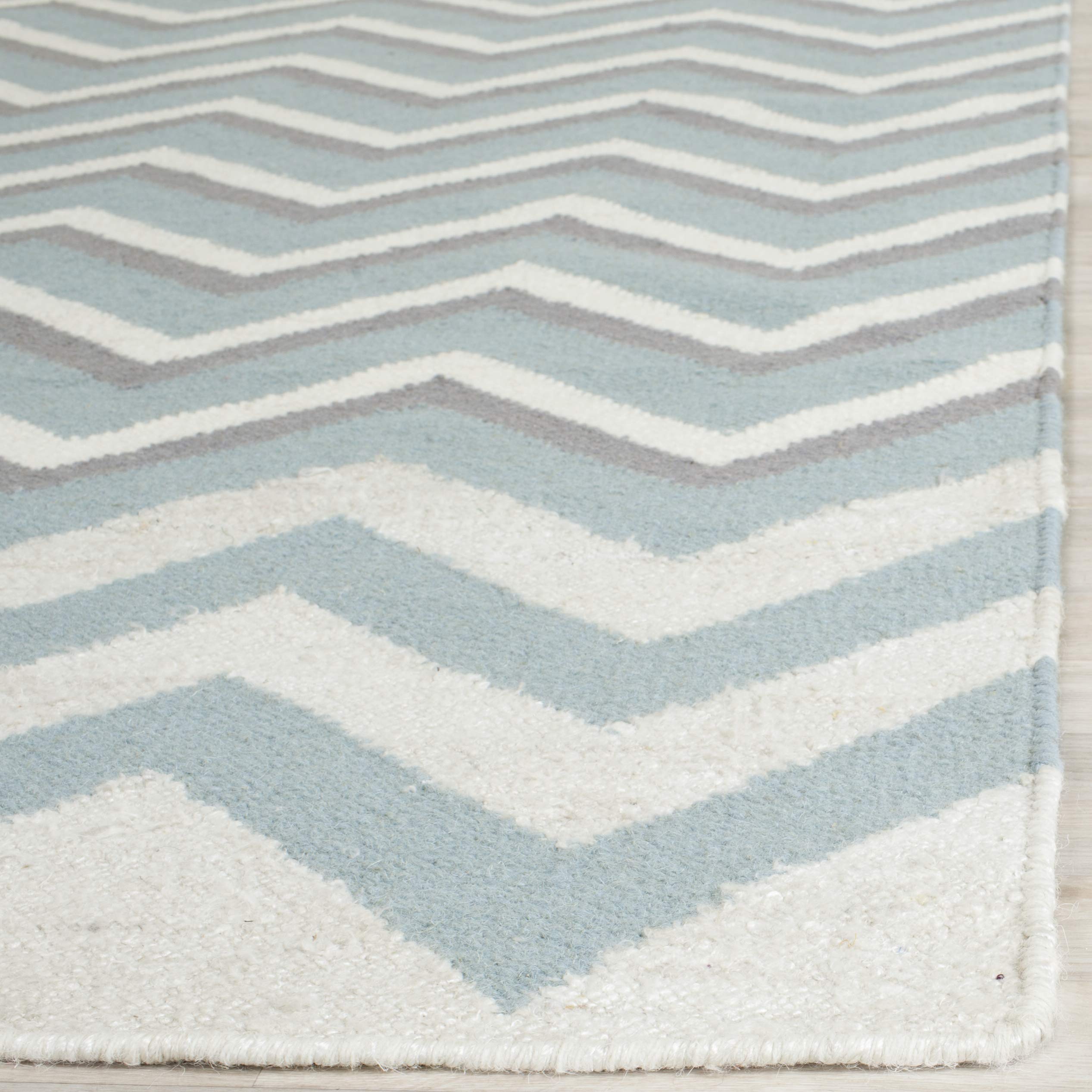 Safavieh Contemporary Indoor Flatweave Rectangle Area Rug, Dhurrie Collection, DHU646, in Blue / White - Image 2