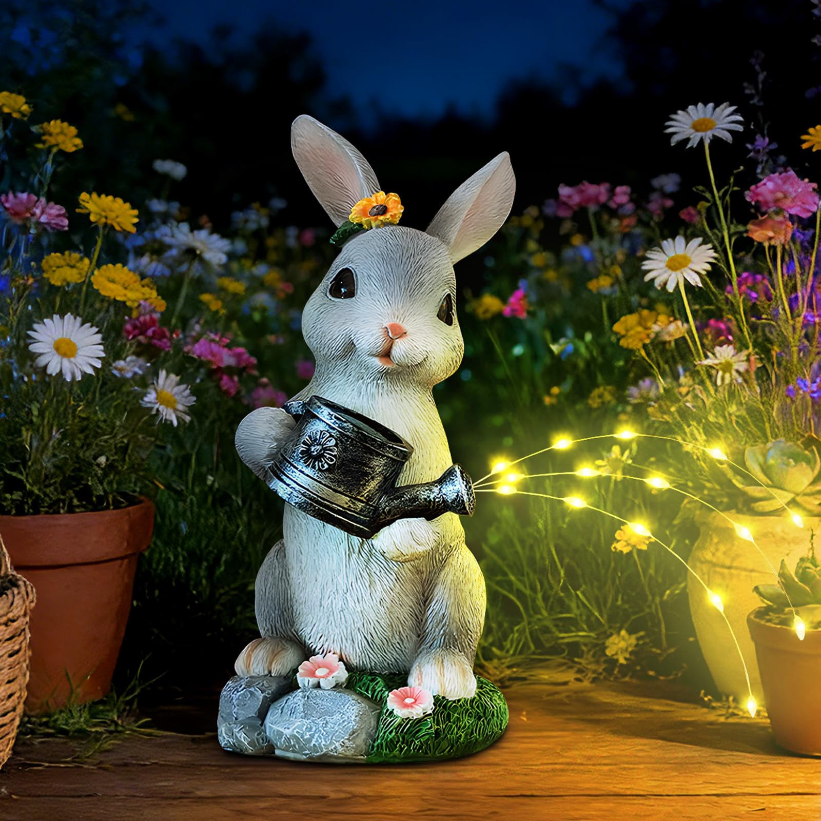 Cuteefun Decorazione Solare da Giardino Coniglio per Esterno, Decorazione Animale da Giardino con Luce Solare, Statua di Coniglio che Trasporta un Annaffiatoio, Regali per la Casa e per L'arredamento