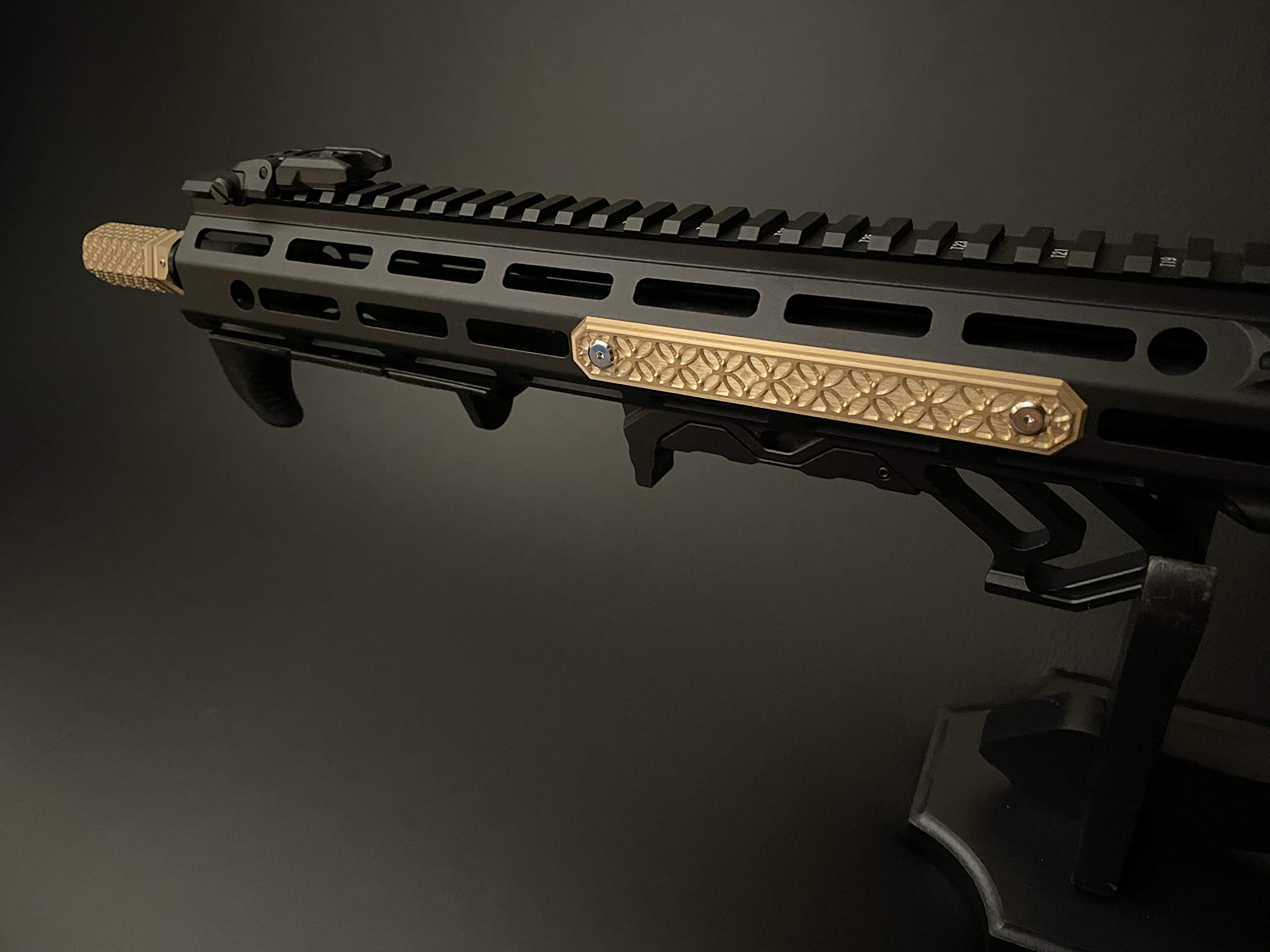 真鍮戦飾　レールカバー　ハンドガード用 Amazon.co.jp: 真鍮製レールカバー ハンドガード用 M-LOK対応