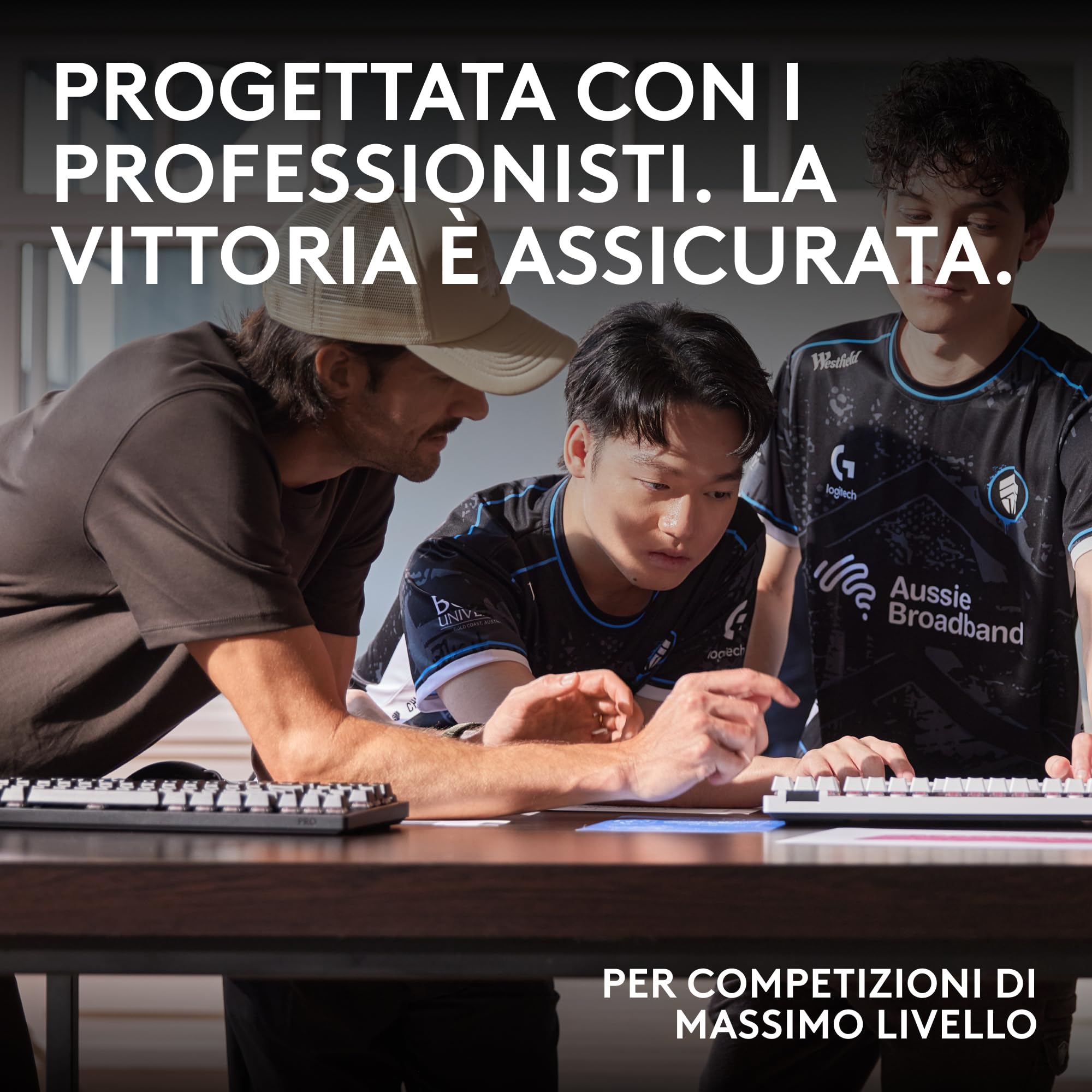 Logitech G PRO X 60 LIGHTSPEED, Tastiera Gaming Wireless, Tastiera Meccanica 60% Ultra Compatta TKL, LIGHTSYNC RGB, Copritasti in PBT Bicomponente, Tattili Optical, Windows PC, QWERTY ITA - Nero