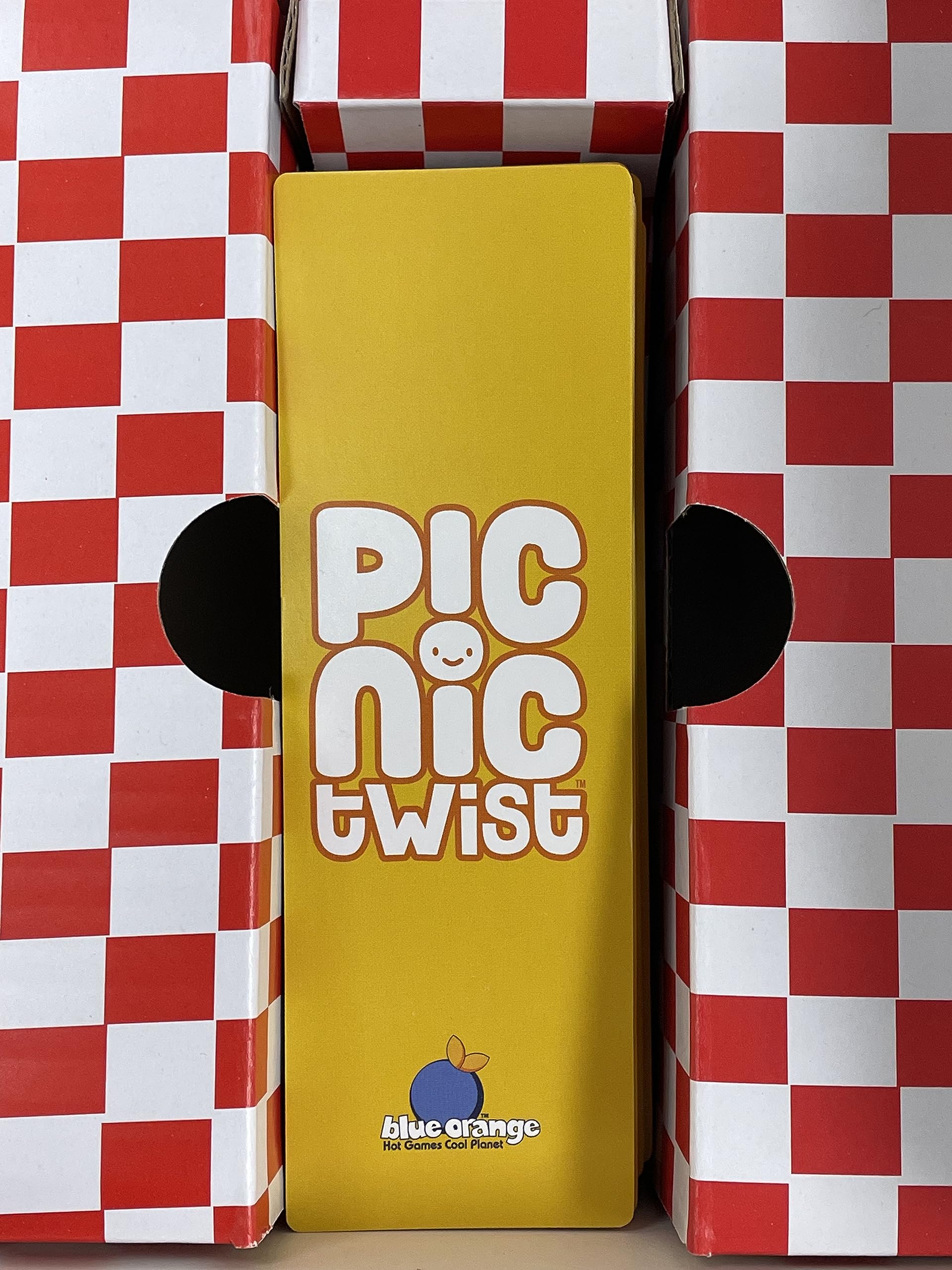 Amazon.com: Blue Orange Picnic Twist, Set Collection Card Game in