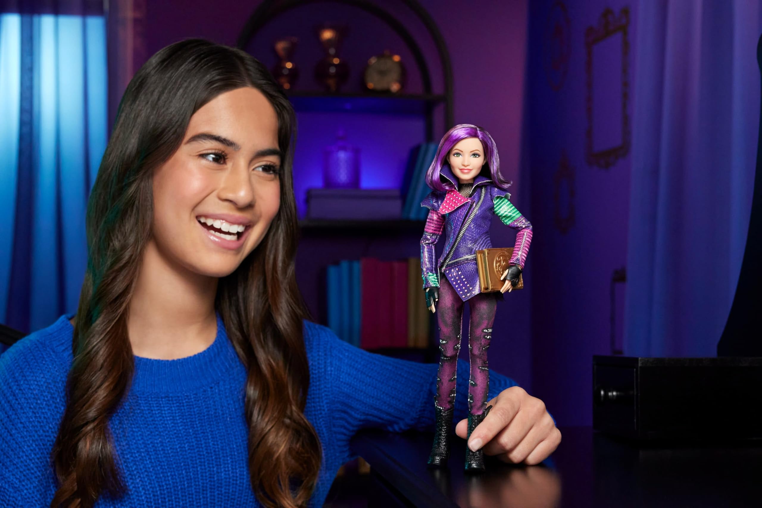 Mattel Descendants Mal Isle of the Lost Tenth Anniversary Fashion Doll with Removable Outfit, Accessory & Bendable Joints - Image 2