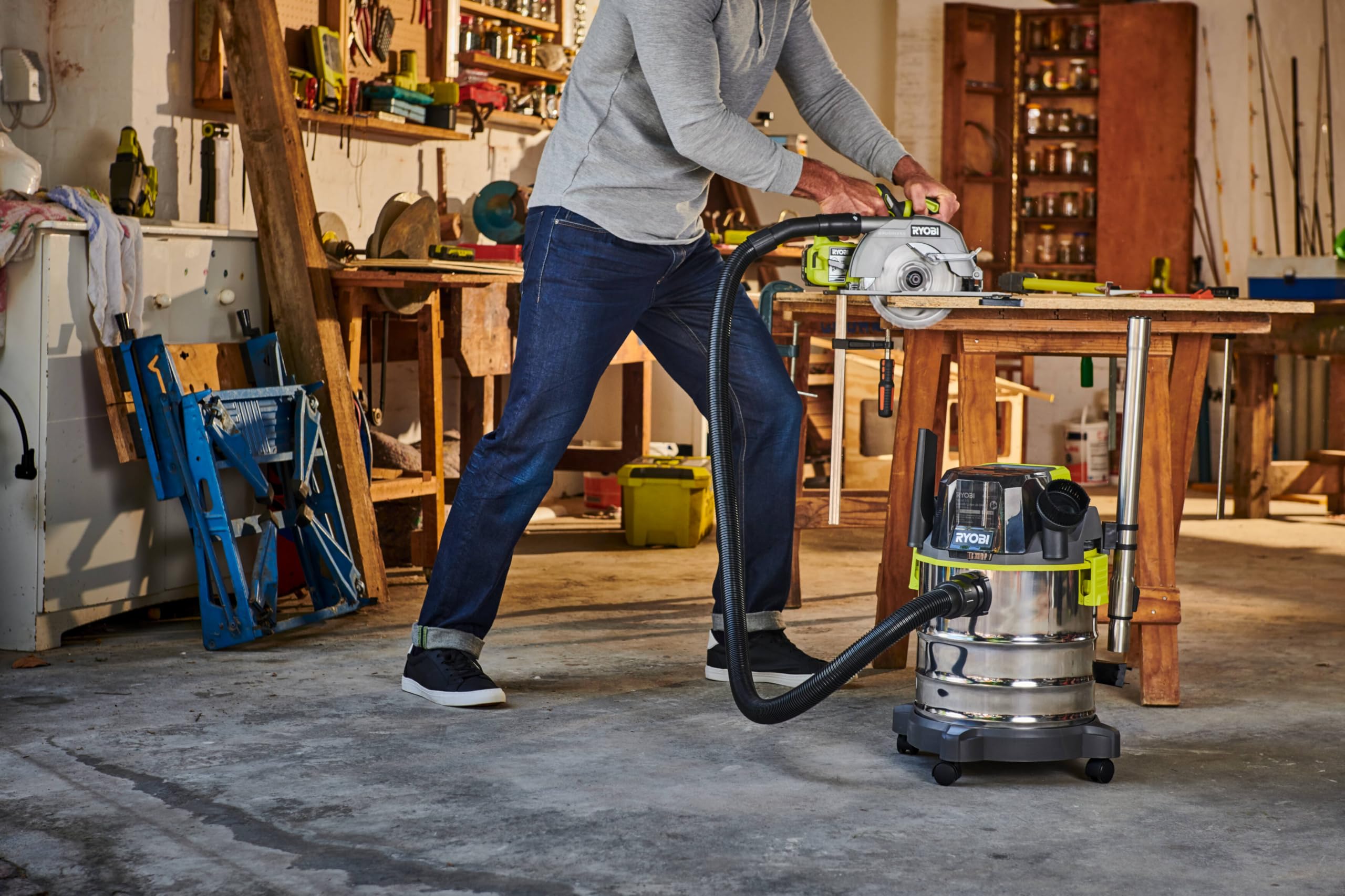 RYOBI Aspirateur Eau et Poussière sans Fil 18V One+ R18WDV-0 Cuve 11L Tuyau 1,8 m Accessoires Inclus