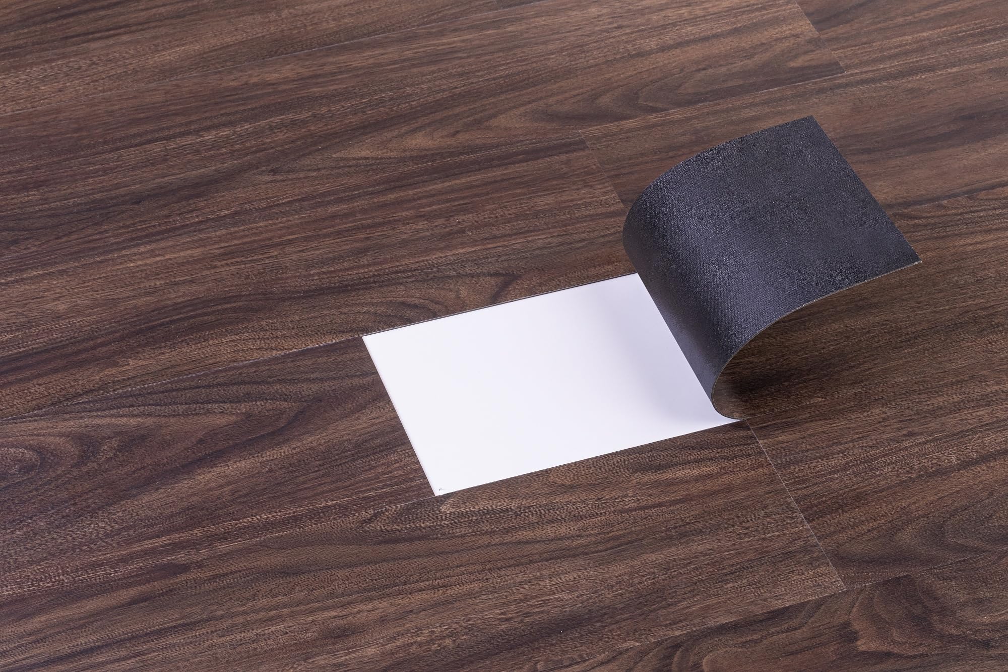 Wykładzina podłogowa z PCW samoprzylepna NUSS BILBAO – 15,24 x 91,44 cm (16 szt./2,23 m²) – samoprzylepne deski winylowe, deski laminowane, prane, antypoślizgowe, wodoodporne