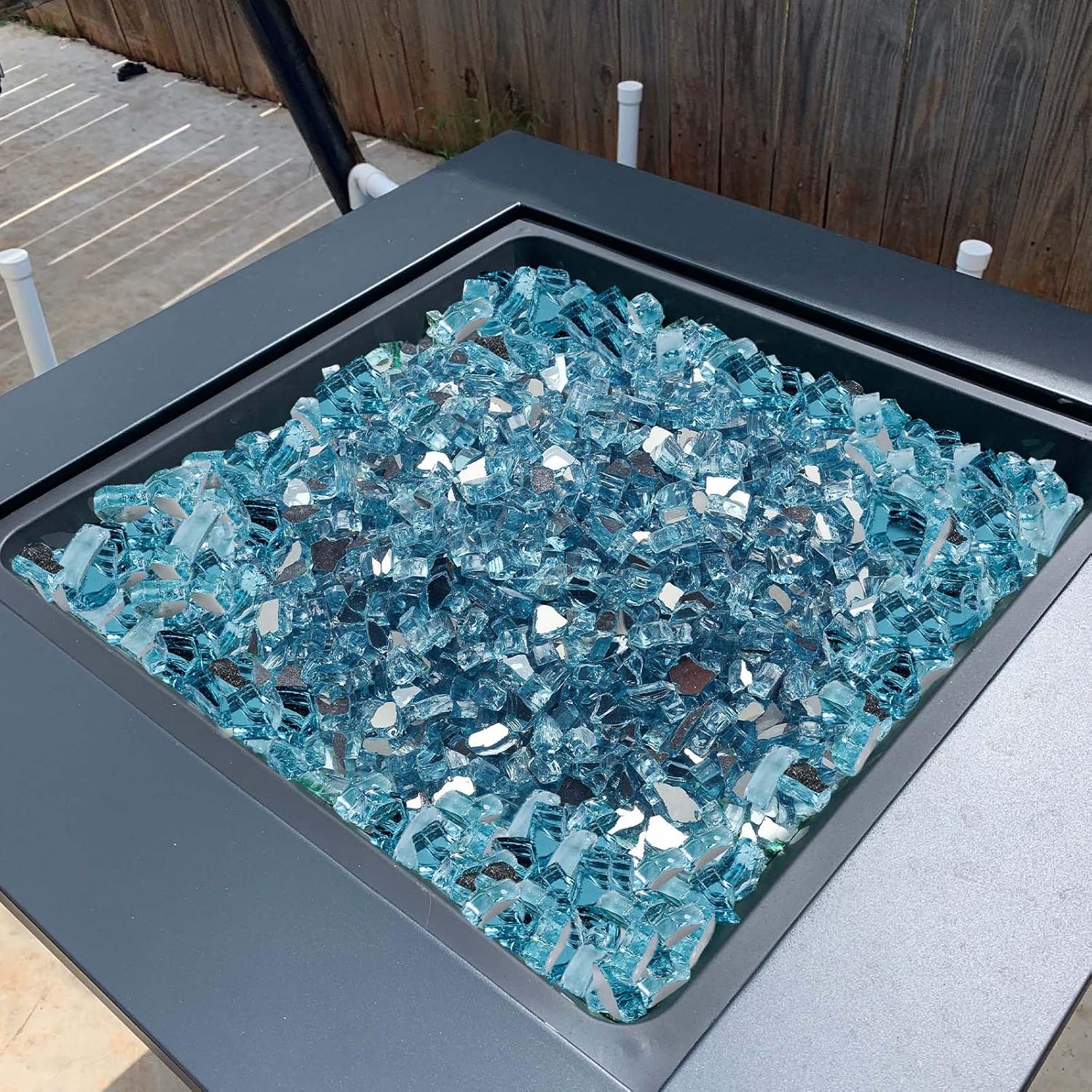 VEVOR Fire Glass, 20 lbs, Aqua Blue, 1/2 Inch High-Temperature Resistant Fireplace Rocks, Reflective & Smokeless Fire Pit Glass for Outdoor Table, Landscaping