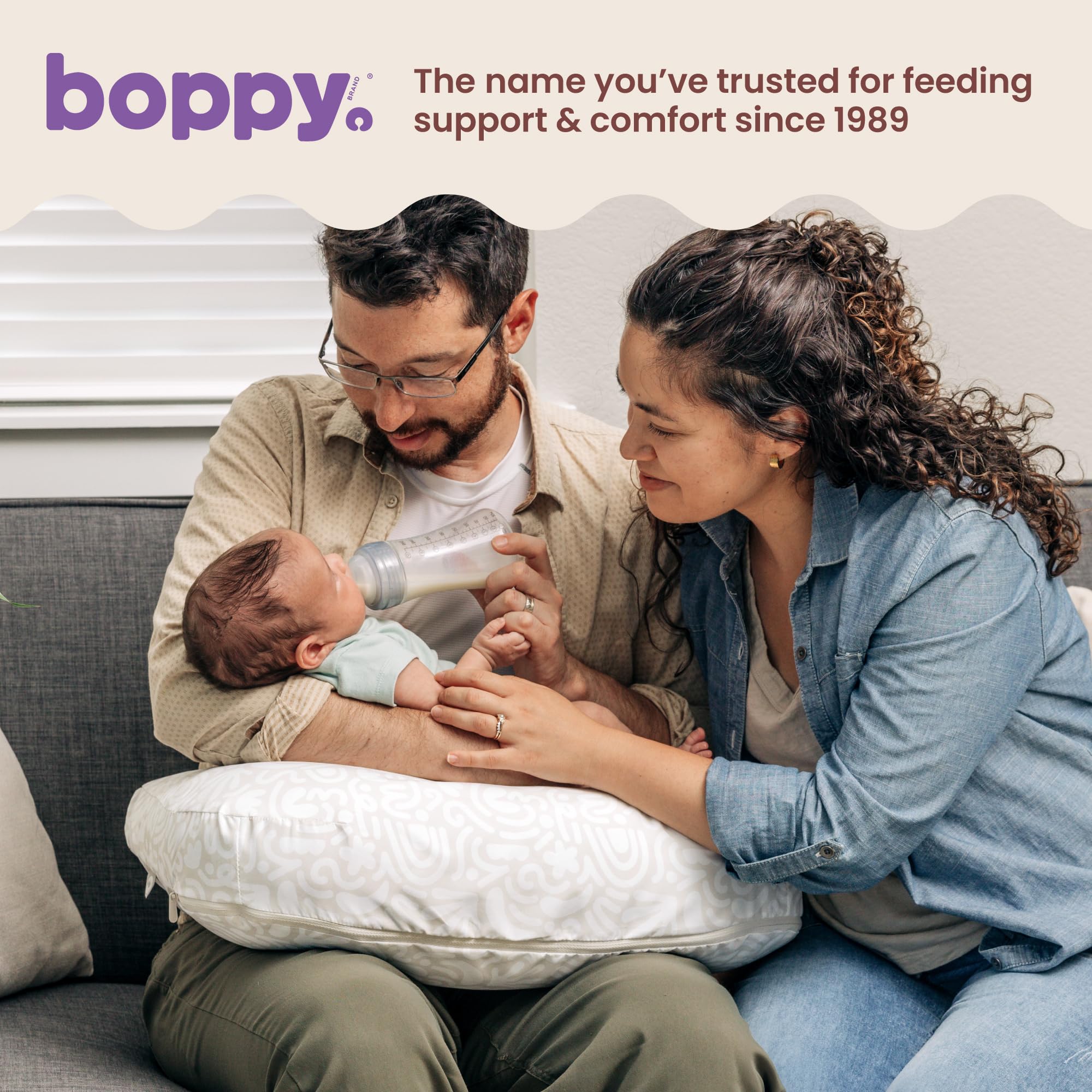 Boppy Nowa poduszka do karmienia - kremowa retro Squiggles - większa, bardziej wspierająca poduszka do karmienia piersią i karmienia butelką - mocniejsze wypełnienie, wyższe podnoszenie, większy