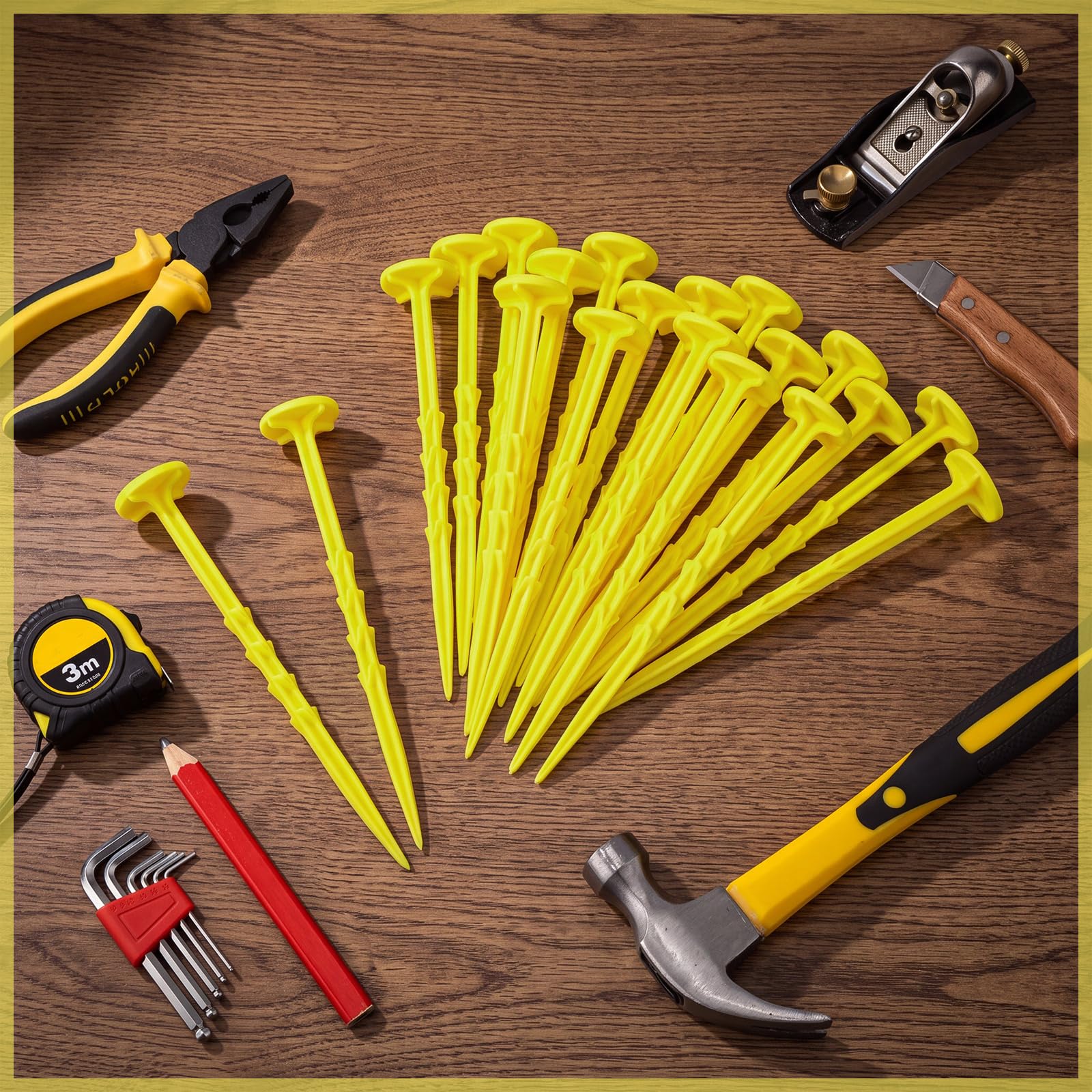 Nuanchu Lot de 20 piquets à profil bas de 20,3 cm - Haute visibilité - Pour patio, bordures de pelouse, jardins, pavés paysagers, bâches en tissu (jaune, 20,3 x 3,8 cm)