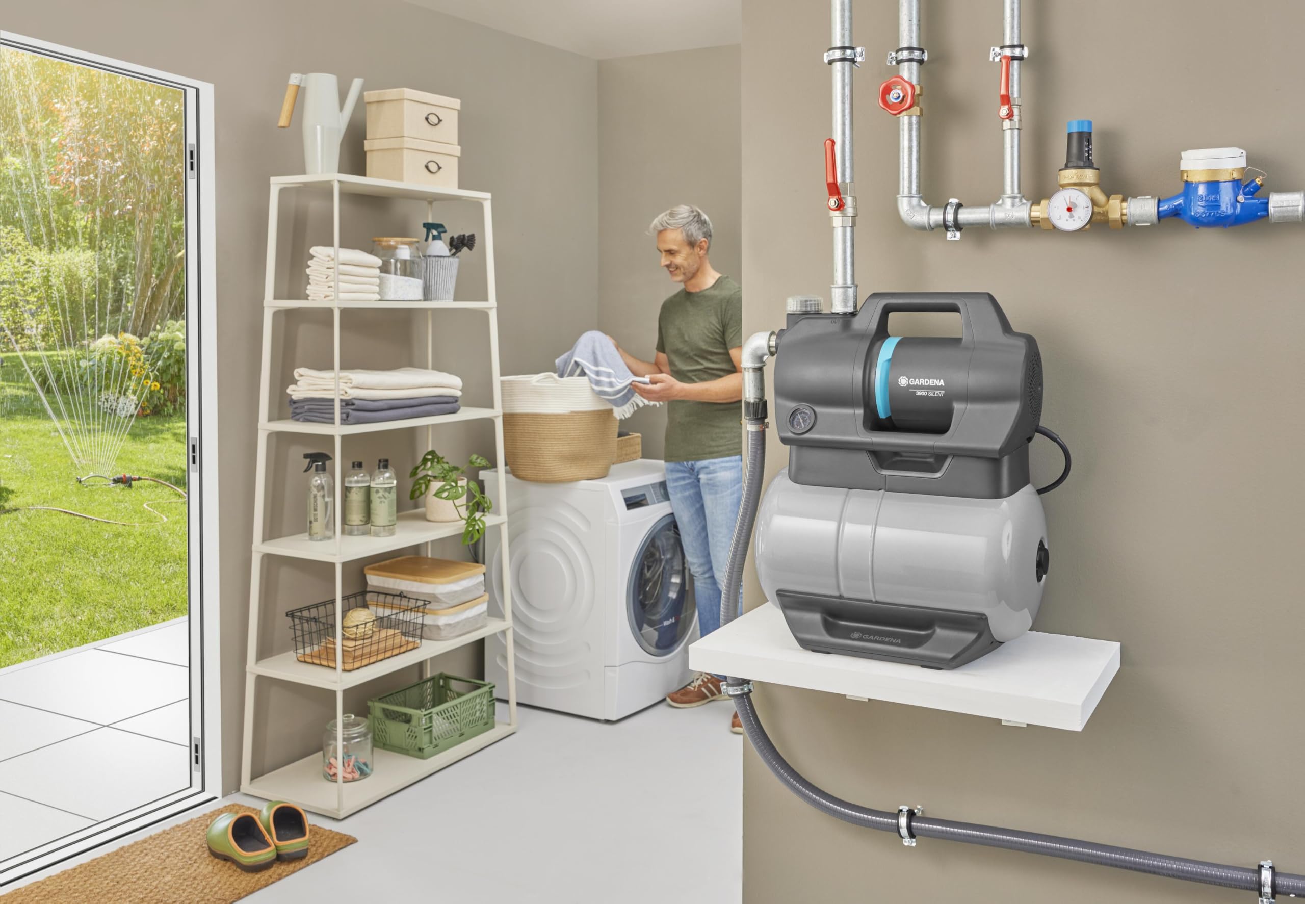 Gardena Autoclave 3900 Silent: pompa con serbatoio d’acqua di 21 l e filtro integrato, portata 3900 l/h, pressione 4,3 bar, silenziosa, esente da manutenzione (9066-20)