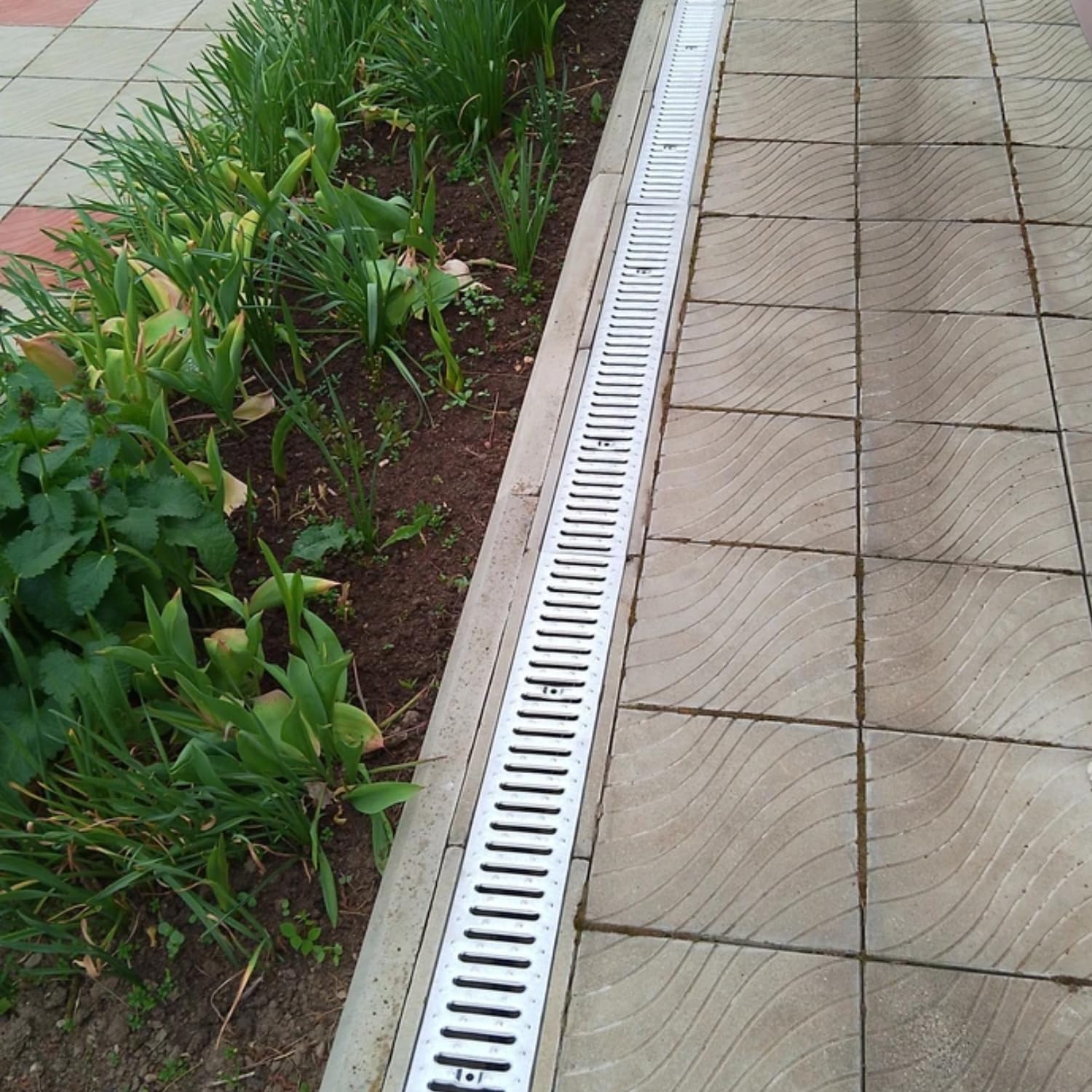 Griglia Zincata per Canaletta A15 Calpestabile 100 x 10,2 x 1,3 cm Scolo Drenaggio Acque Pedonabile Uso Domestico Professionale