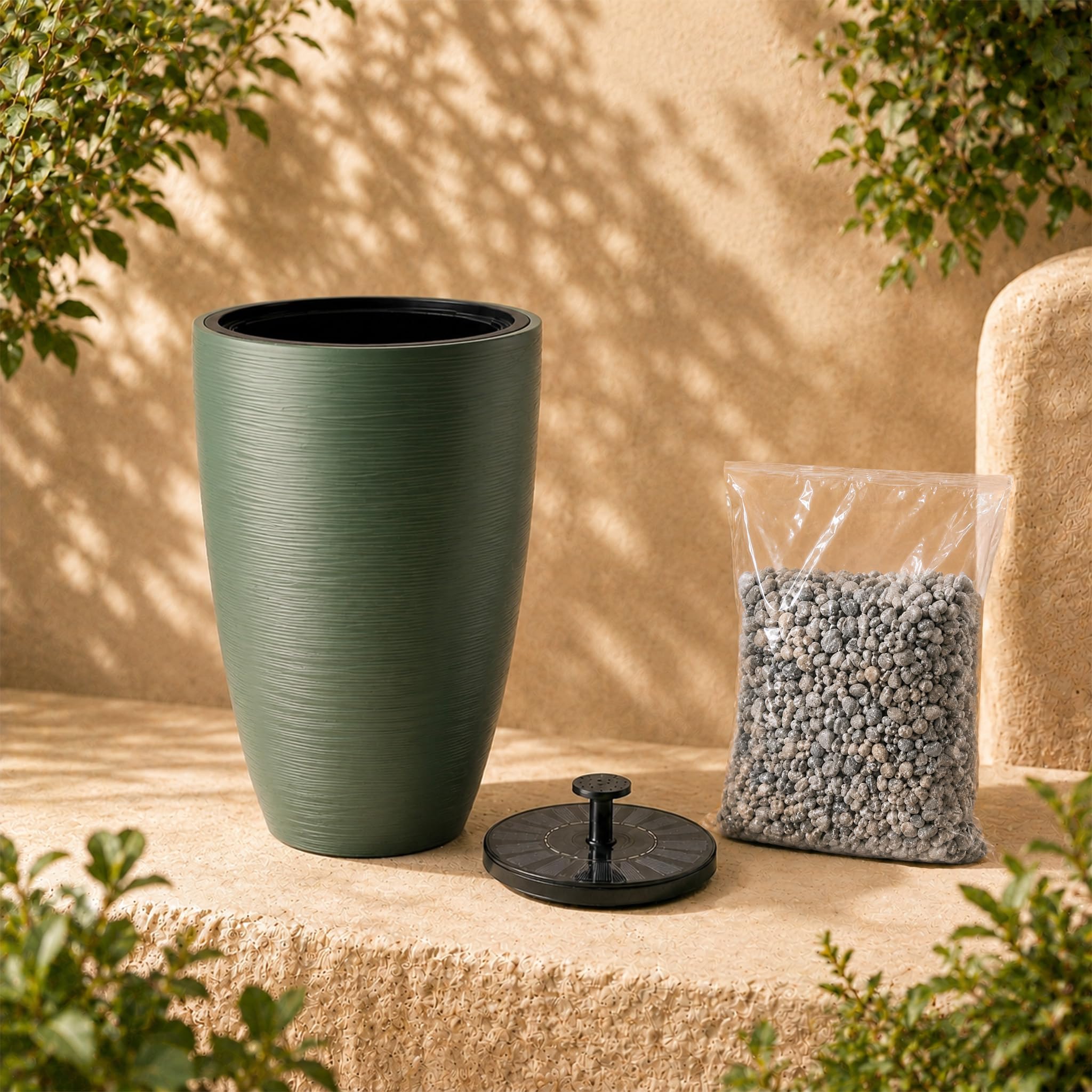 Fontana solare Premium con batteria, vaso verde tè Ø 39 x 58 cm, fontana da 3,5 W e pietre decorative