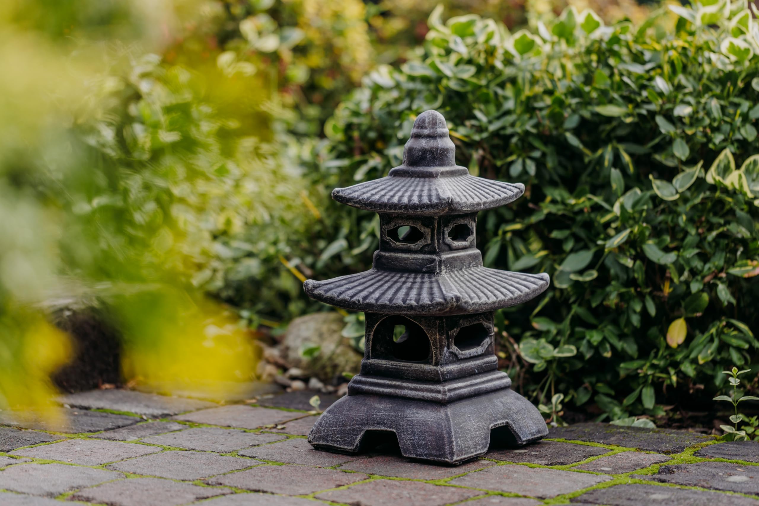 gartendekoparadies.de Pagode japonaise avec huit fenêtres, lanterne en pierre antique, hauteur 40 cm, 11 kg, multicolore, résistante au gel, pour l'extérieur
