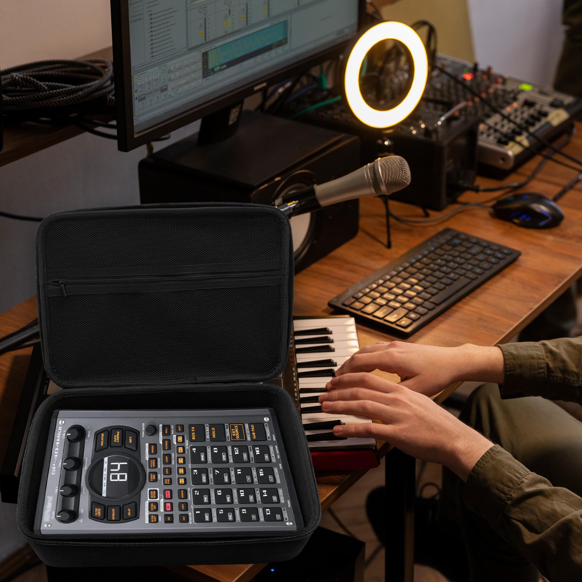 Musiin Custodia per campionatori audio compatibile con Roland SP-404MKII, SP-404A, SP-404SX, SP-404, doppie cerniere lisce, spaziosa tasca superiore in rete per accessori, manico morbido e