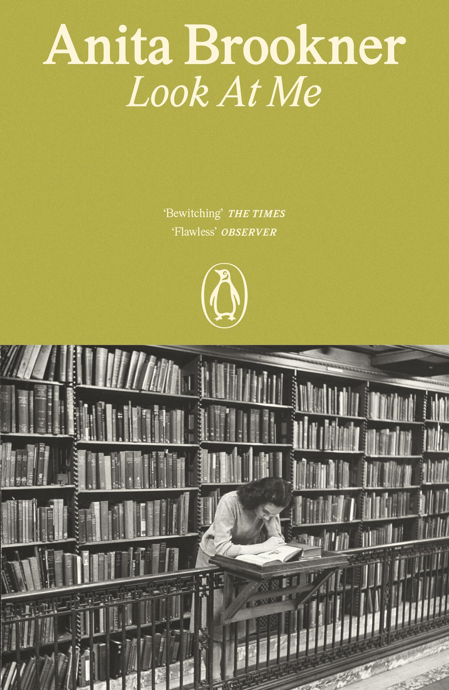 Anita Brookner - Look at Me - Paperback Book