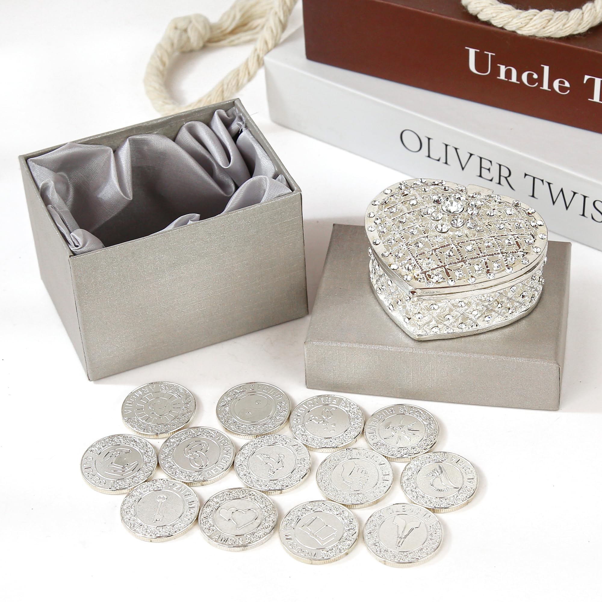 TINGKU Monedas de plata española de boda católica, Centros de mesa para bodas, recuerdos para boda con caja en forma de corazón de diamante (Silver)