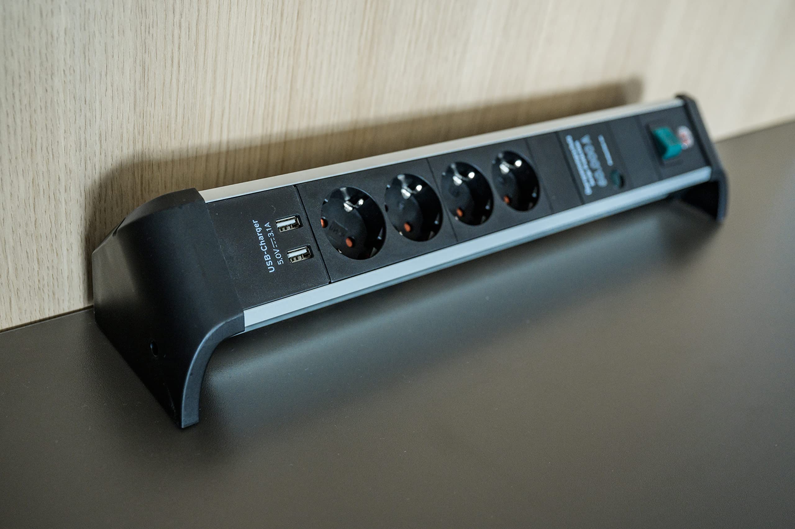 Brennenstuhl Alu Office-Line Ciabatta elettrica a 4 prese con USB e protezione da sovratensioni (presa multipla con interruttore, cavo da 1,8 m, 2 porte USB 3,10 A, Made in Germany