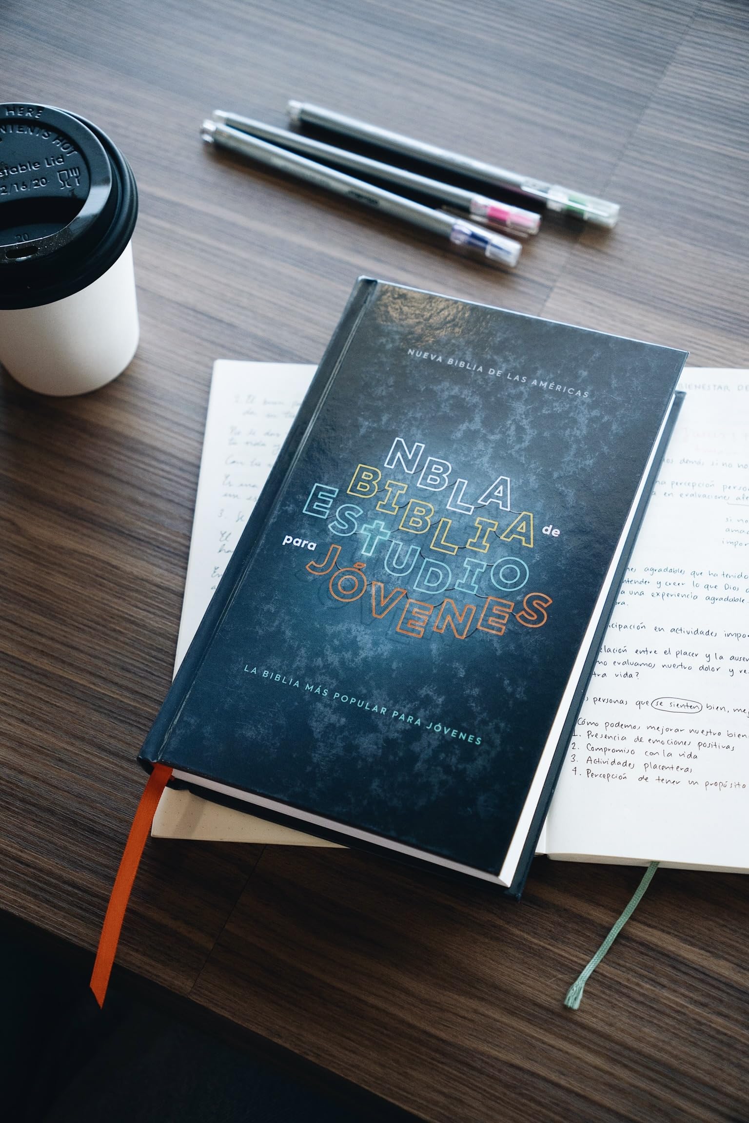 Biblia de Estudio para Jovenes: Nueva Biblia de las Americas, Estudio para Jóvenes, Azul, Comfort Print