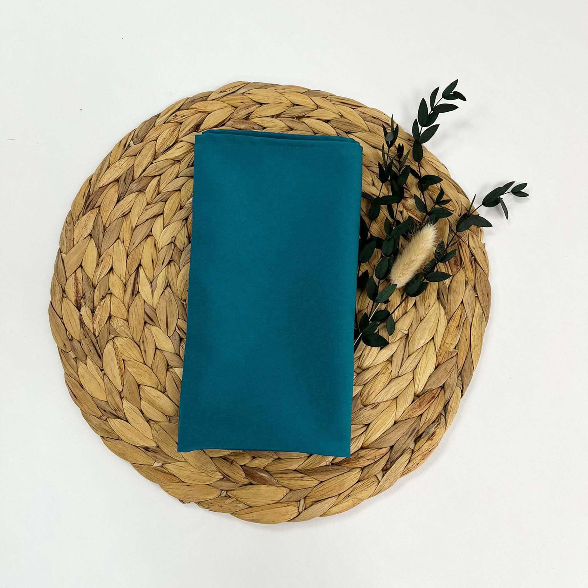 Decor Essentials Teal 100% Polyester Napkins Dinner Napkins With Overlocked Edges, Washable, Ideal For Parties, Weddings And Dinners (Teal)