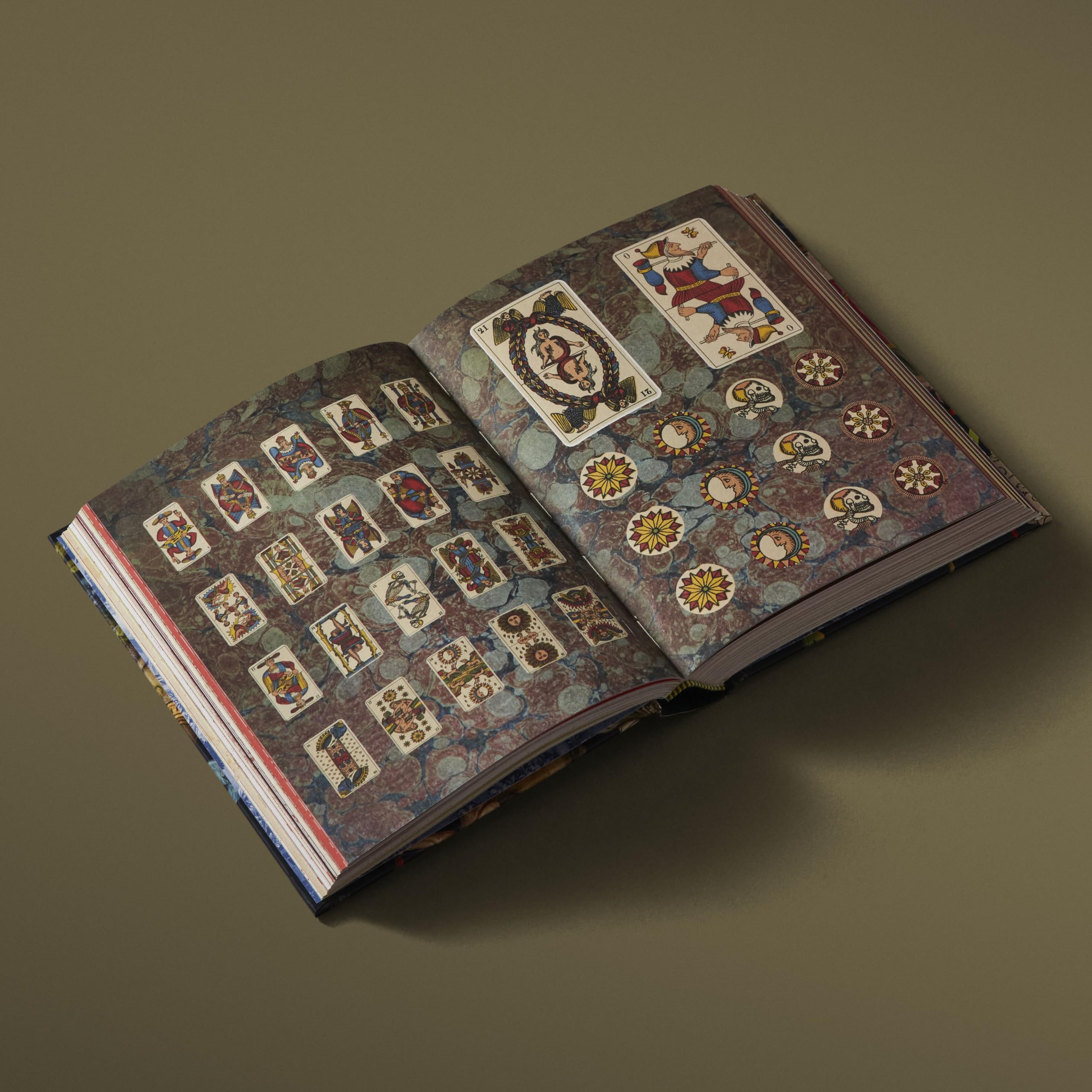 Esoterica Sticker Book /anglais: From Astrology to Tarot