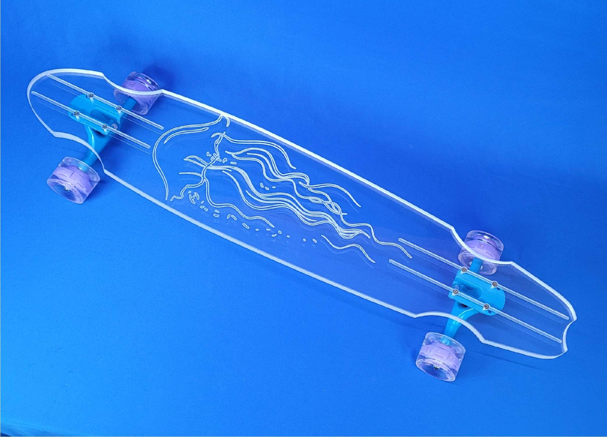 Patineta larga transparente de acrílico transparente con ruedas LED iluminadas para paseos suaves - Pasea por las calles con estilo con longboard construido para principiantes y