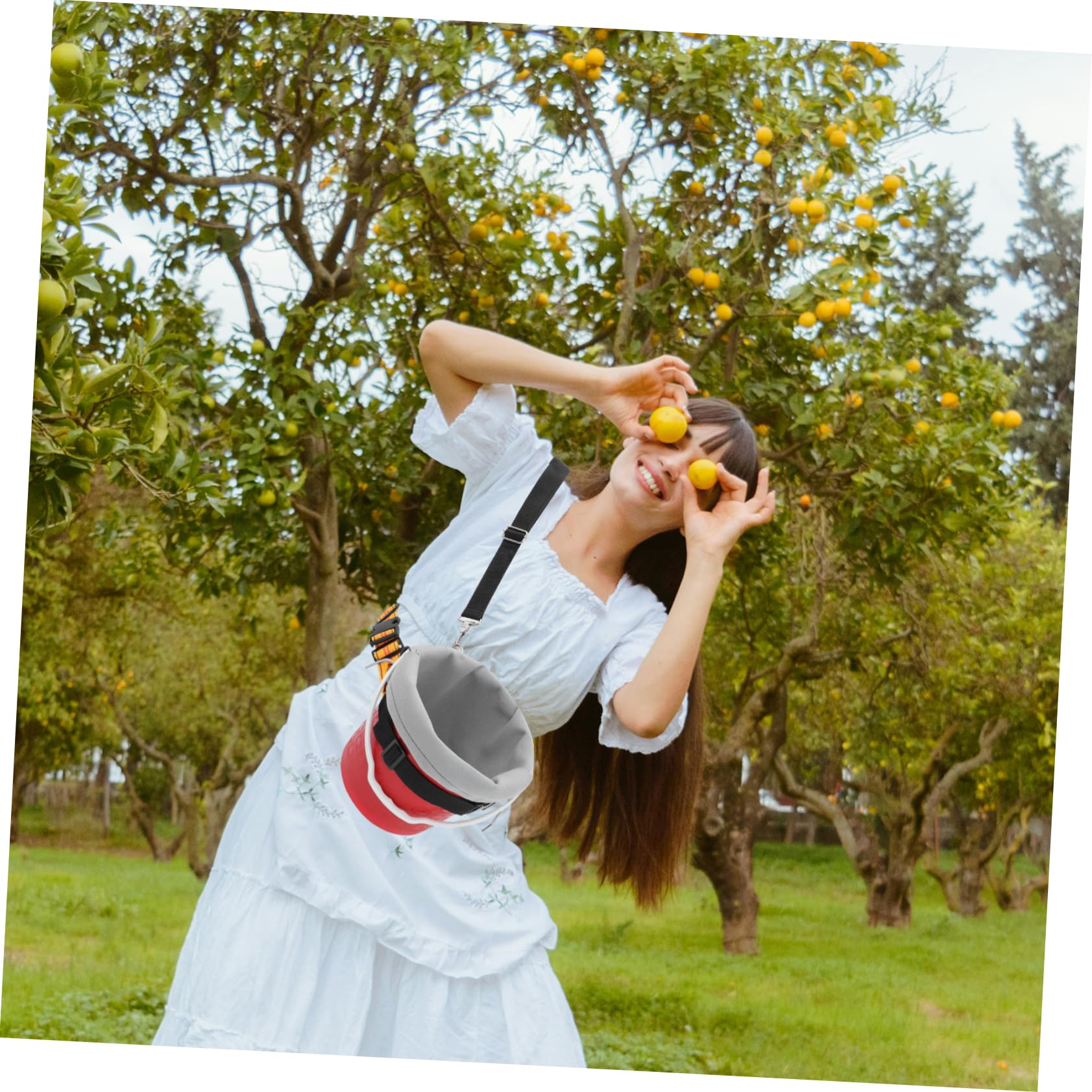 Milisten Panier de Cueillette pour Fruits avec Doublure Protectrice et Sangle Croisée Réglable, Panier en Plastique Marron Récolte de Petites Baies Jardin
