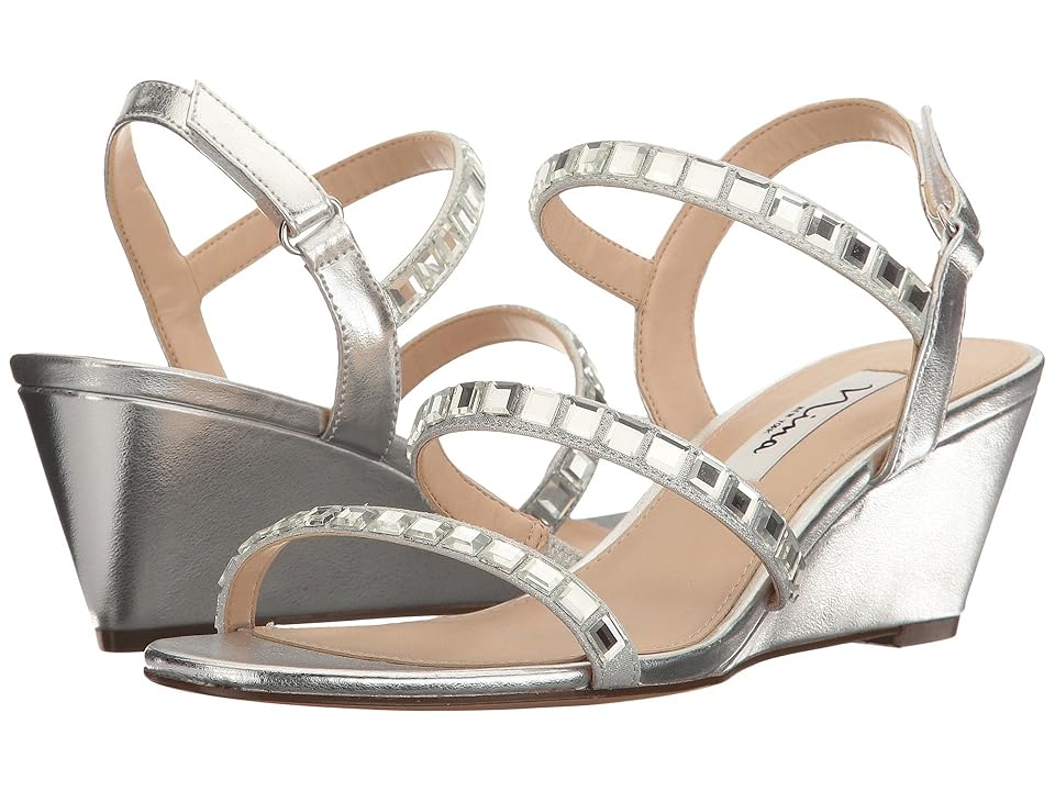 

Nina Naleigh (Silver Titan/Reflective Suedette) Women's Sandals