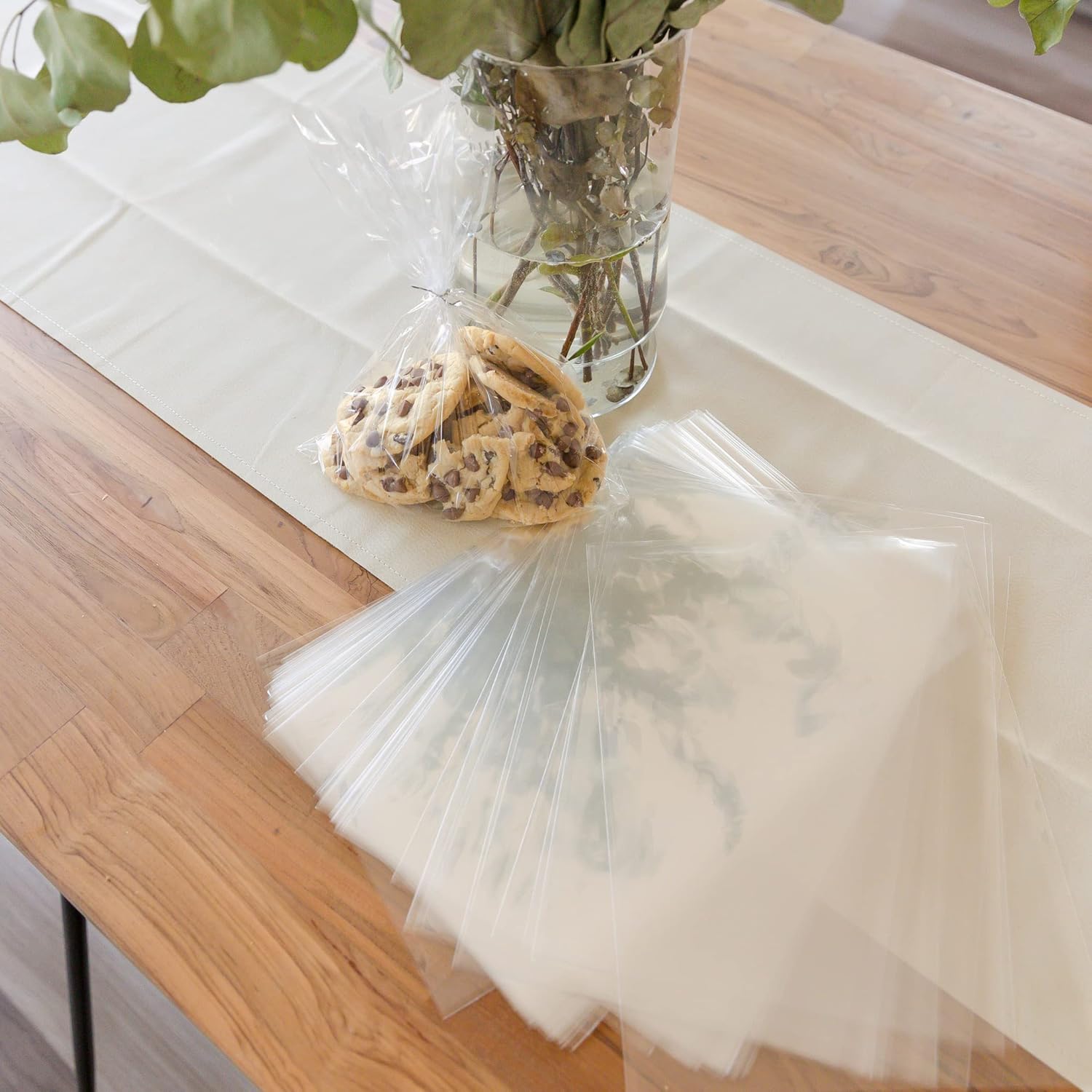 200 Pcs 9x12 Clear Flat Cello/Cellophane Treat Bags for Gift Wrapping, Bakery, Cookie, Candies, Dessert, Party Favors Packaging, with Color Twist Ties! : Everything Else