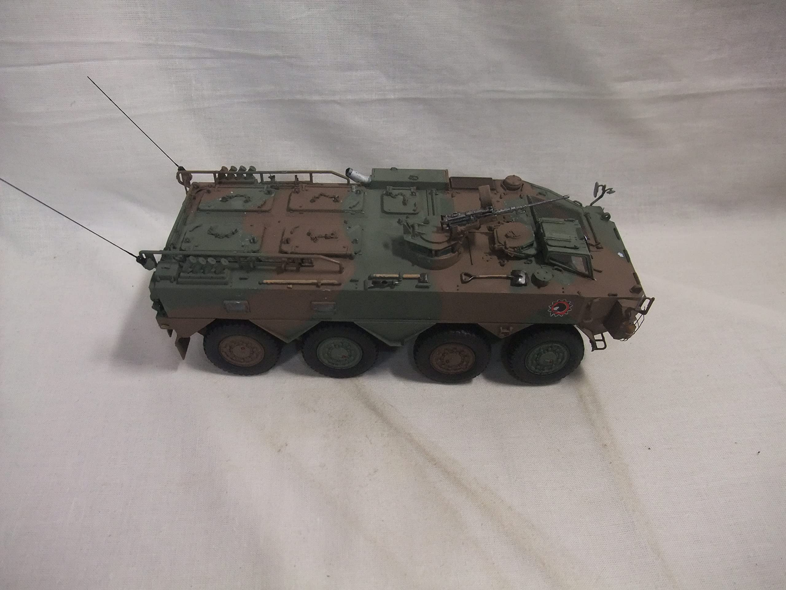 Amazon | 完成品 陸上自衛隊９６式装輪装甲車Ｂ型 ３５分の１サイズ