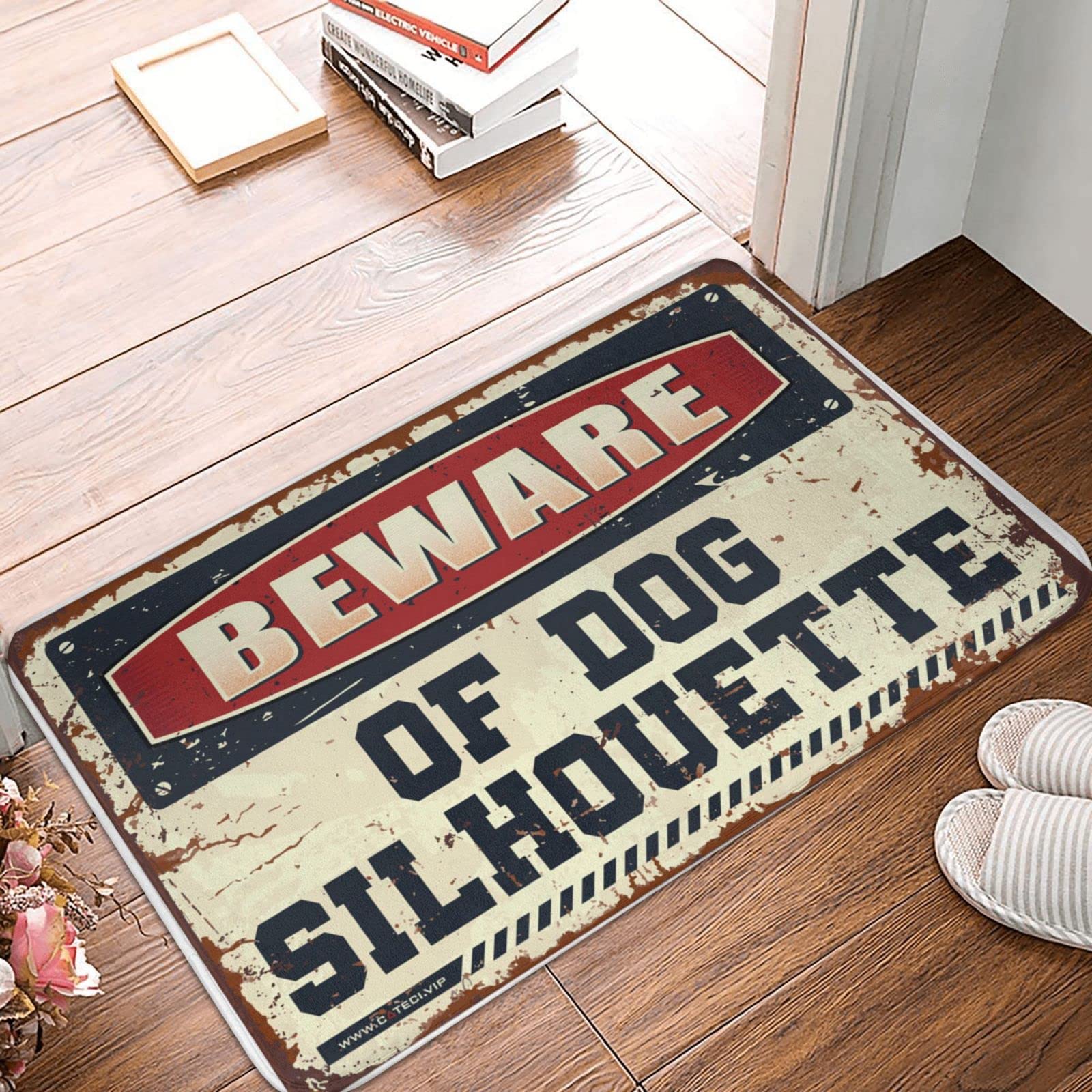 Tapis rétro Beware of Dog Silhouette : protégez vos sols avec ce paillasson cool