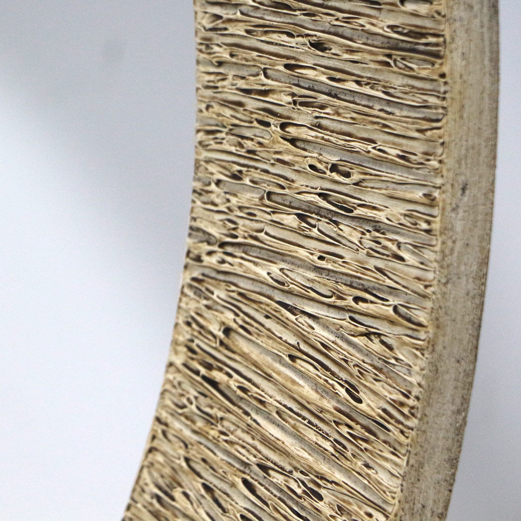 Espejo Redondo de Pared Trento Natural con Relieve, Ancho 10cm, 60x60 cm | Artesanal, Madera MDF de 12 mm, Espejo 4 mm, Fabricado en España