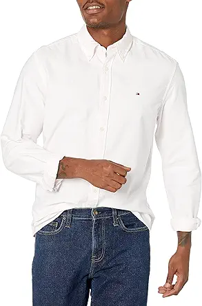 Tommy Hilfiger New England Solid Oxford Button-Down Shirt in Custom Fit