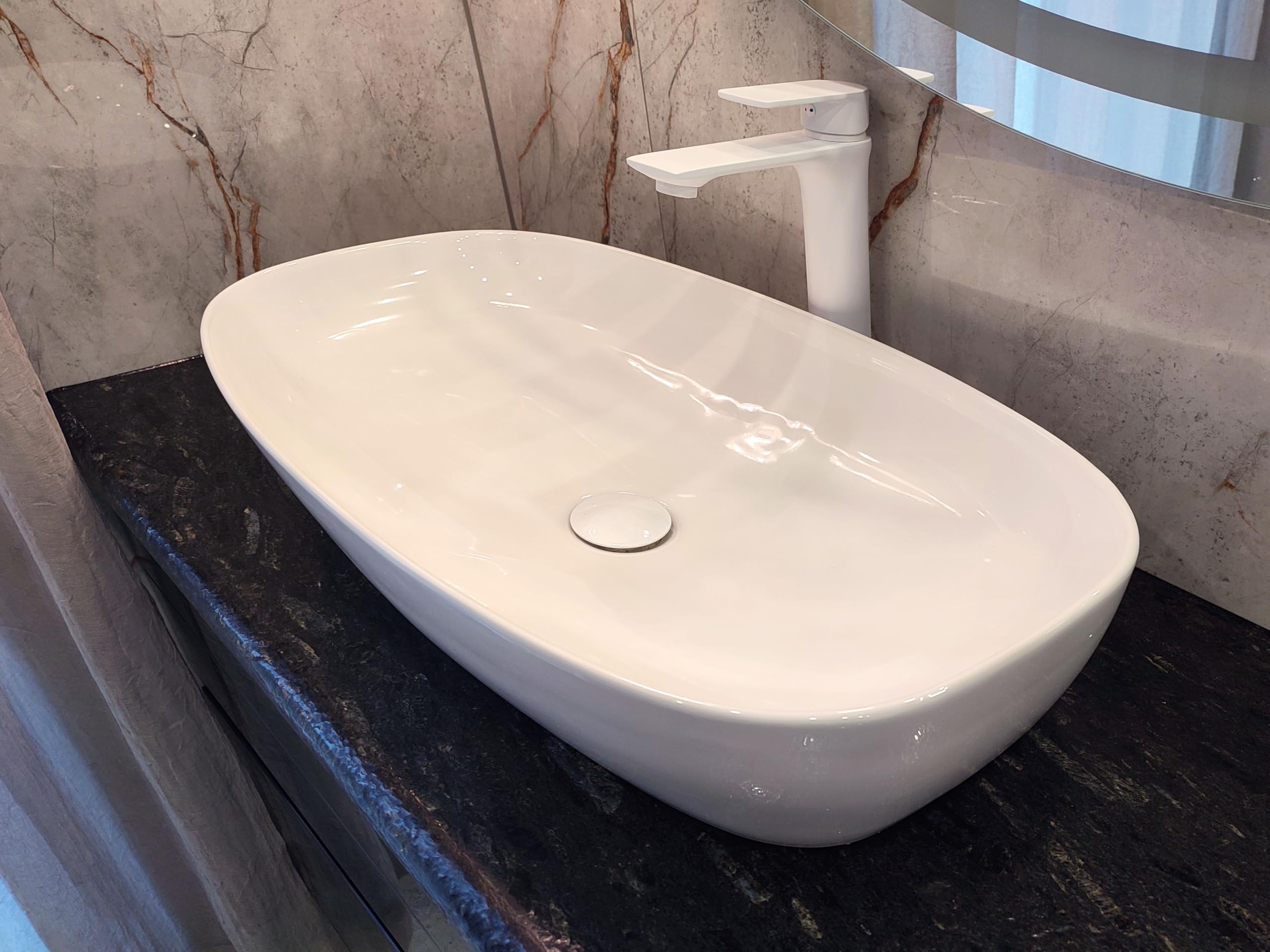Umywalka owalna ceramiczna – 60 x 38 x 14 cm – umywalka nablatowa do łazienki i WC dla gości – umywalka nasadowa – design umywalki – biała