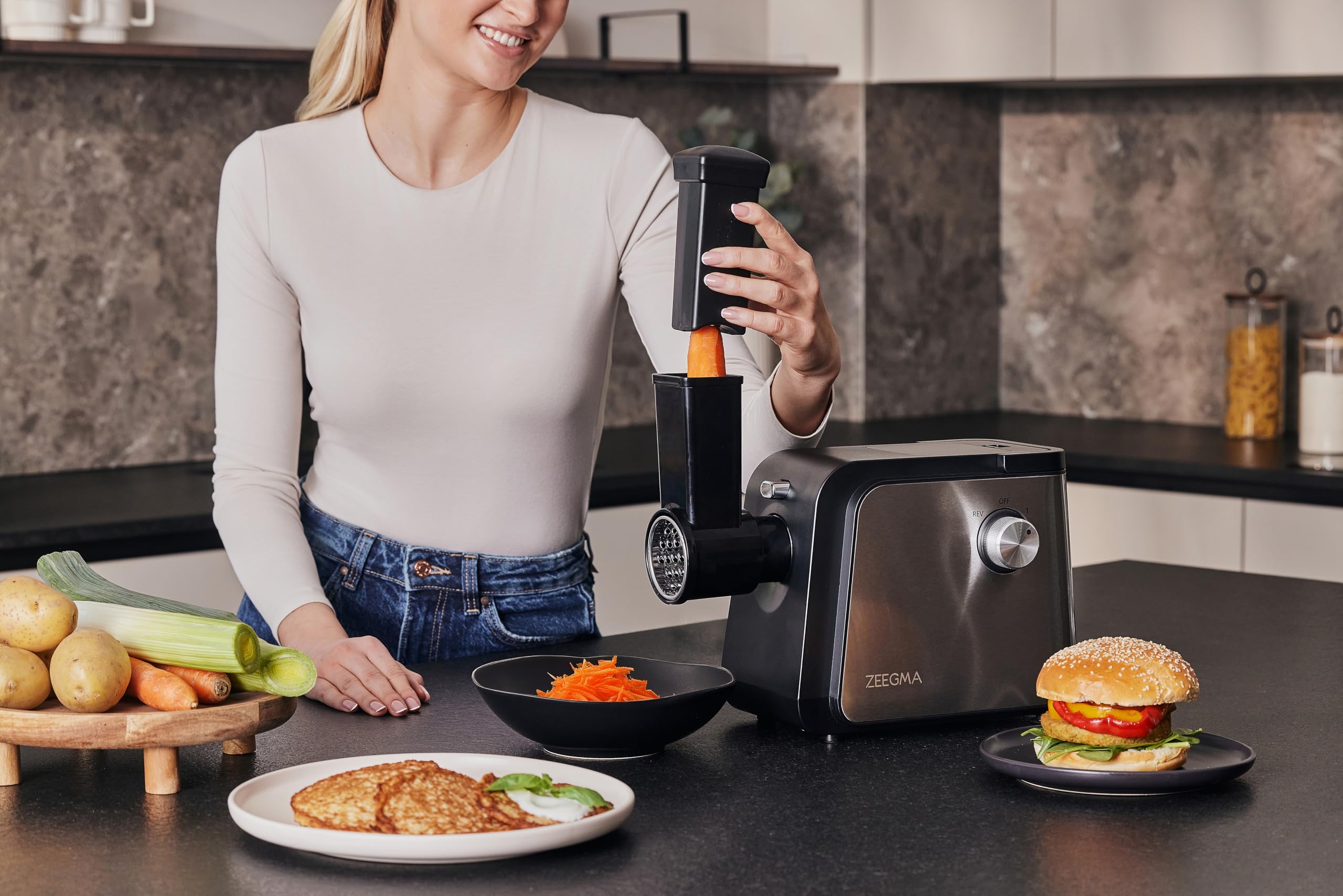 ZEEGMA MOLEN CHEF EASY - Picadora de Carne Eléctrica, Potencia de 2100 W, 3 Discos de Acero Inoxidable, Accesorio para Embutidos, Rallador de Verduras, Función Reversa | 3 discos de acero inoxidable, accesorio para embolsar, mandolina para verduras, funci