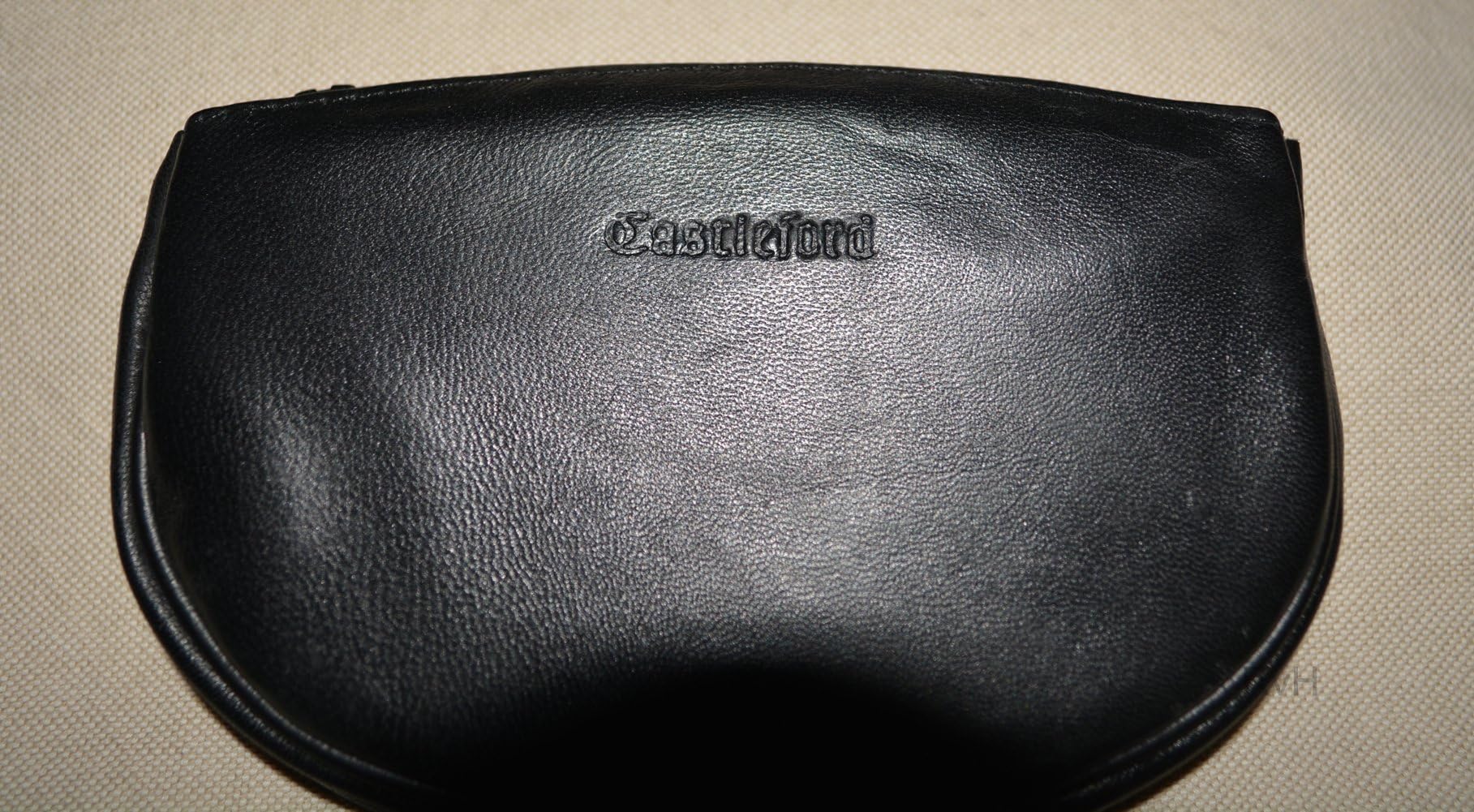 Castleford Zippered Leather Oval Pipe Tobacco Pouch