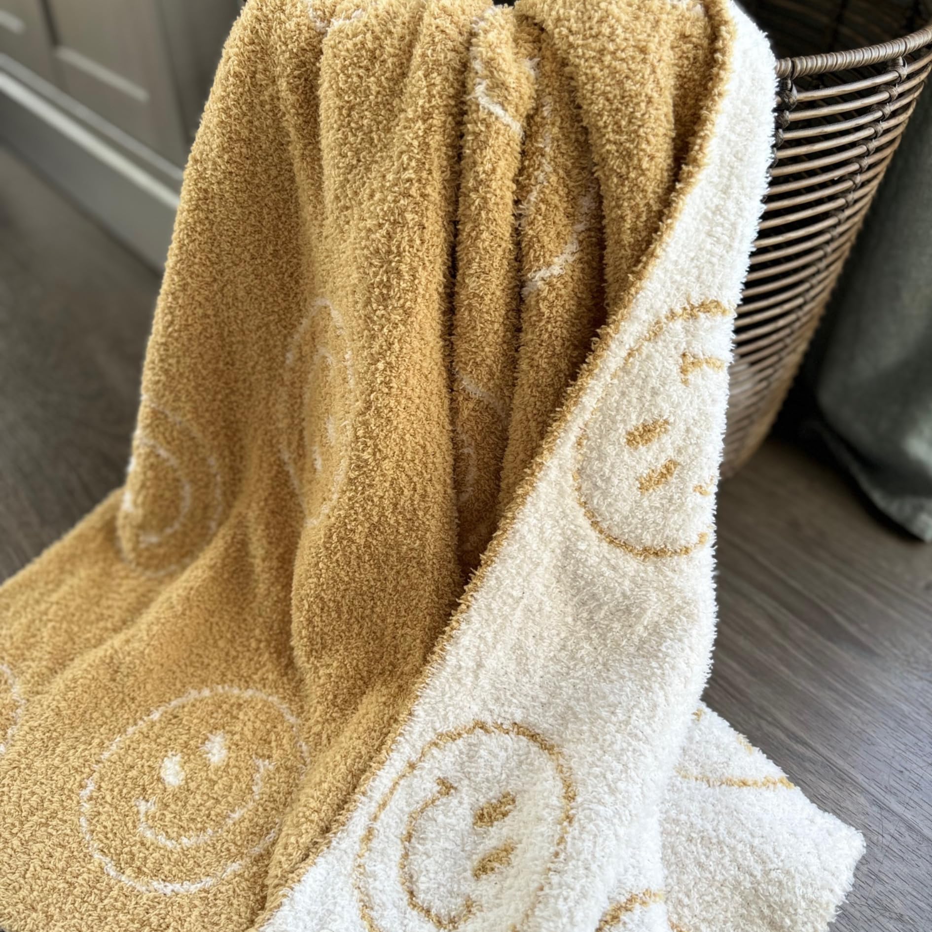 Karierte Überwurfdecke Mit Smiley-Gesichtern – Wendbar, Weich, 71,1x101,6 Cm, Lila, Aus Mikrofaser, Maschinenwaschbar
