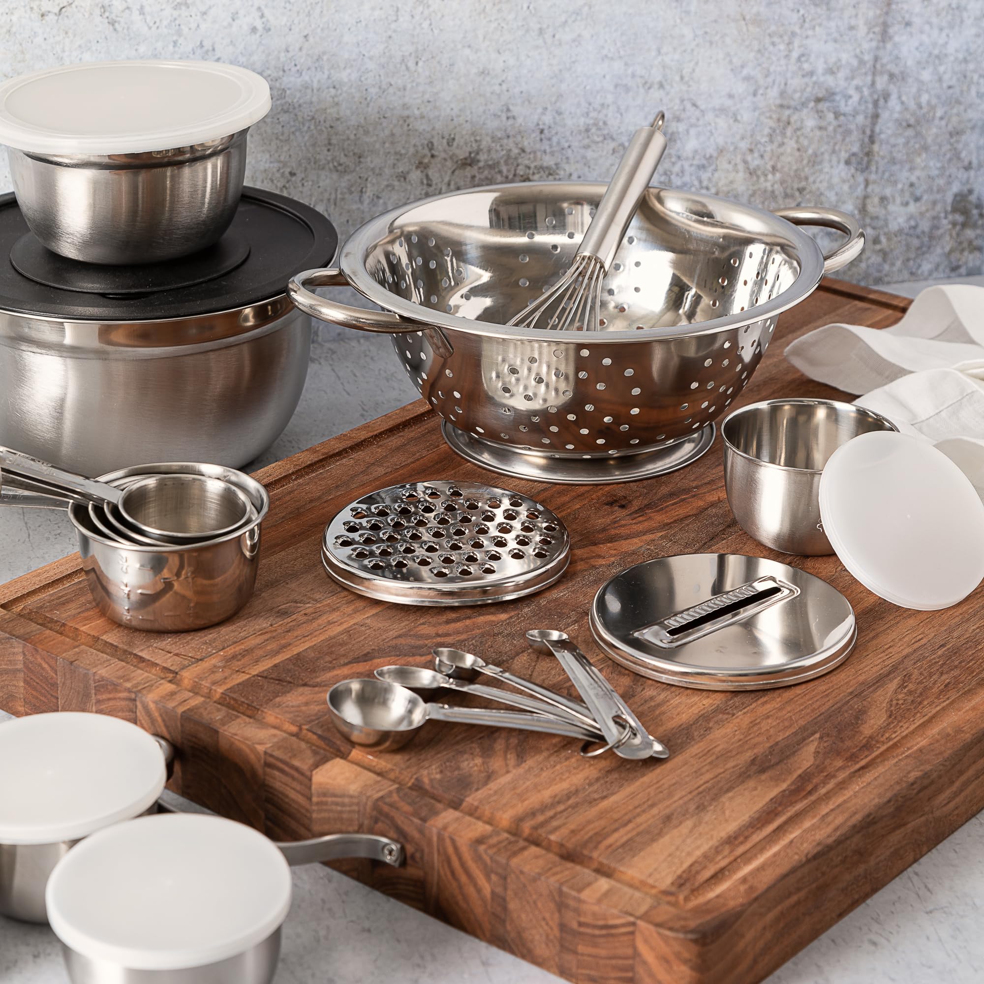 Oster Tobias 27 Piece Kitchen Tools and Prep Set (Collander, Mixing Bowls,  Prep Bowls, Measuring Cups & Spoons, Whisk, Cheese Grater) : Amazon.ca: ...