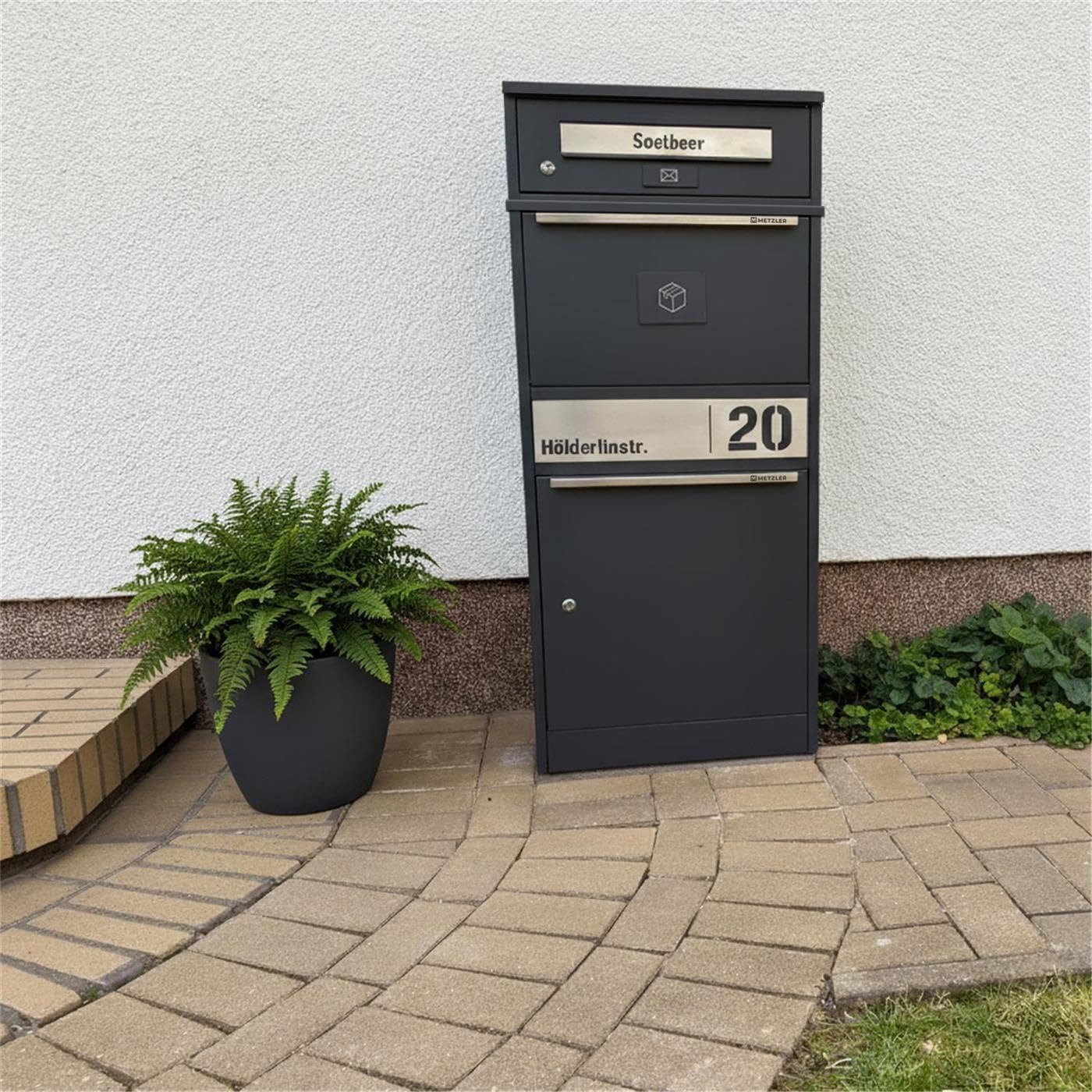 Metzler® boîte à Colis verrouillable avec Plaque Nominative et Grand Compartiment – Anthracite RAL 7016 – Acier thermolaqué, Gravure Laser Durable, réception sans Contact, 10 Ans pièces Bispo 2