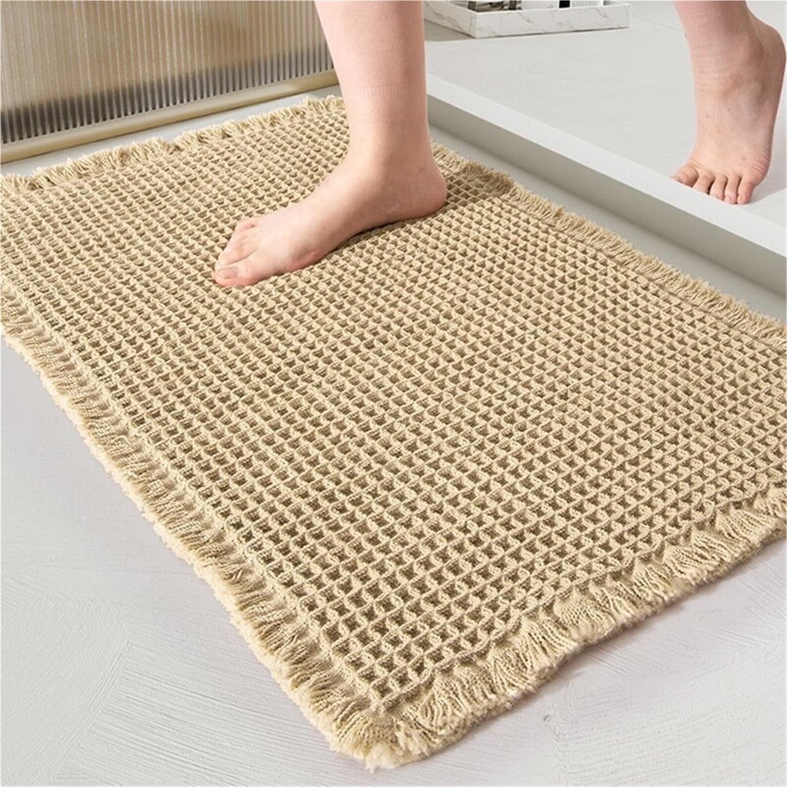 Super Saugfähige Badezimmerteppich Waffel Badematte rutschfest, Badteppich Waschbar Ultraweich und Schnelltrocknend, mit Quasten für Küche Wohnzimmer Schlafzimmer(Beige,61 x 183 cm)