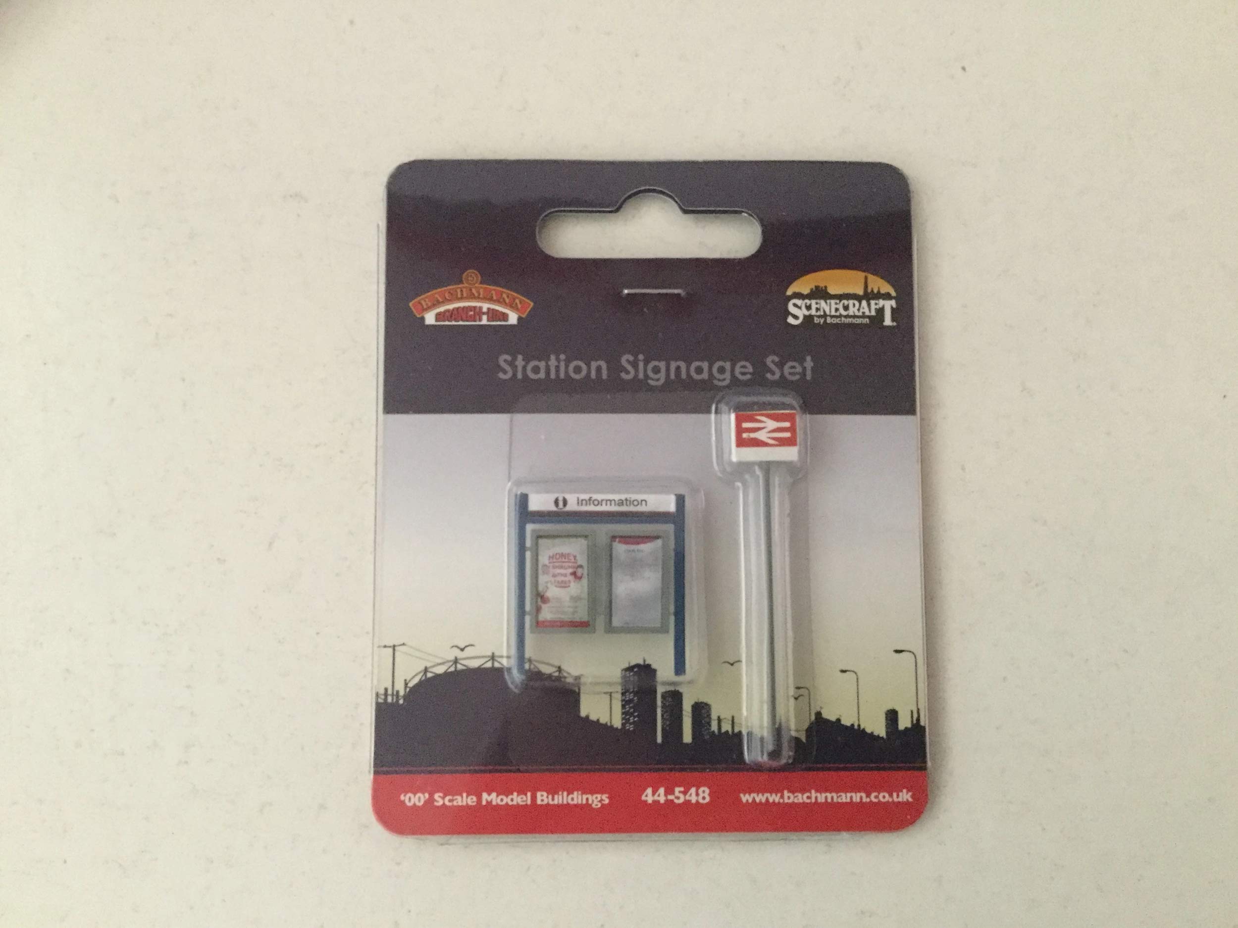 Bachmann 44-548 Scenecraft Station Signage Set (Pre-Built)