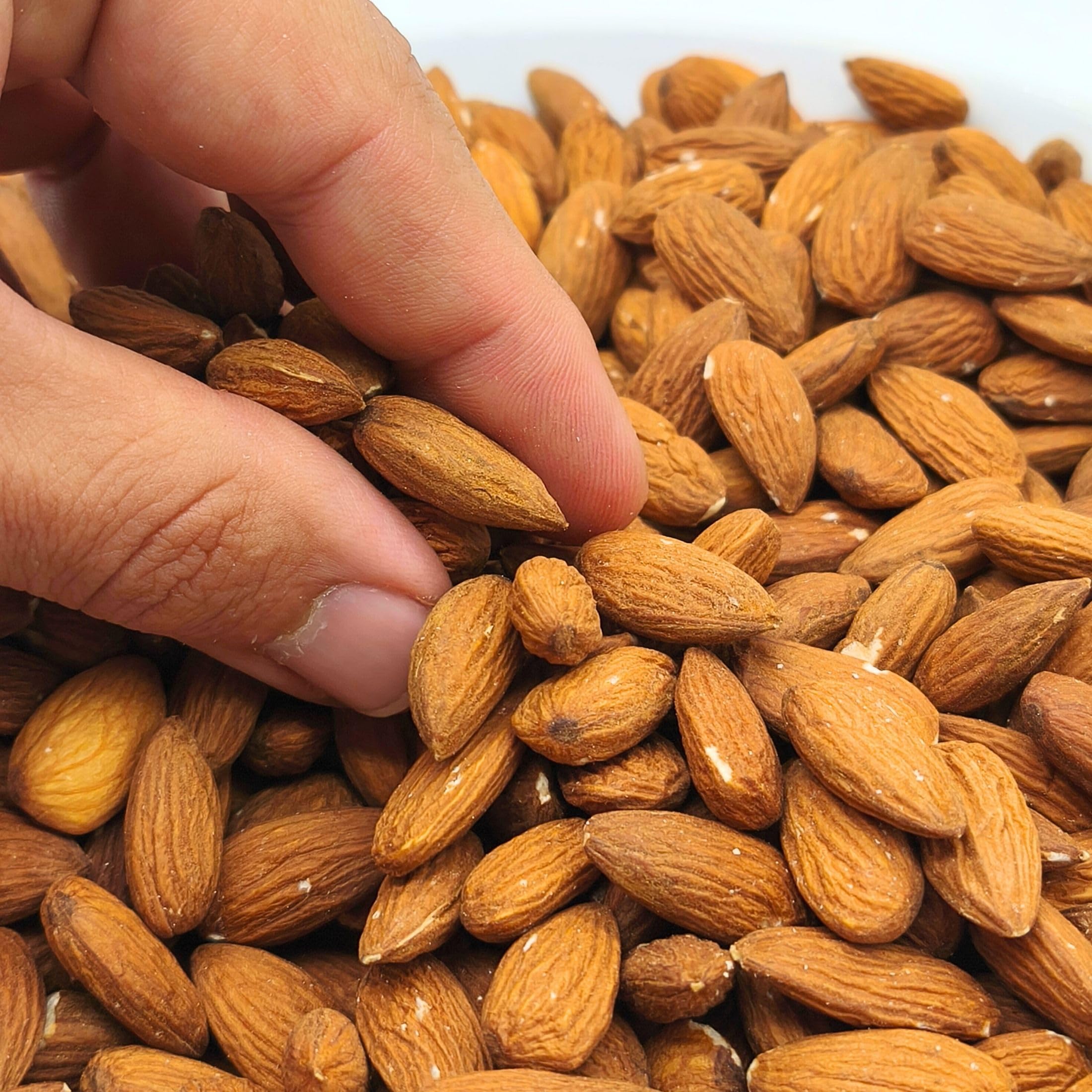 BULK & Tasty. Mandeln Naturbelassen 1kg Ganz, Natural. Kein Salzzusatz, Nicht Geröstet. Almond Kernels - Pure, Natural, Premium Selection Whole Nuts Großpackung Für Nussmischung/Nussmix