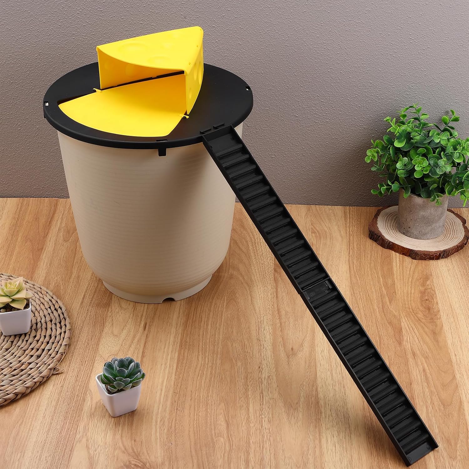 LIOOBO Rat Bucket Lid: 5 Gallon Bucket Mouse Lid, Mouse Catching, Rat Slip and Trip, for Catch 1Pc Without
