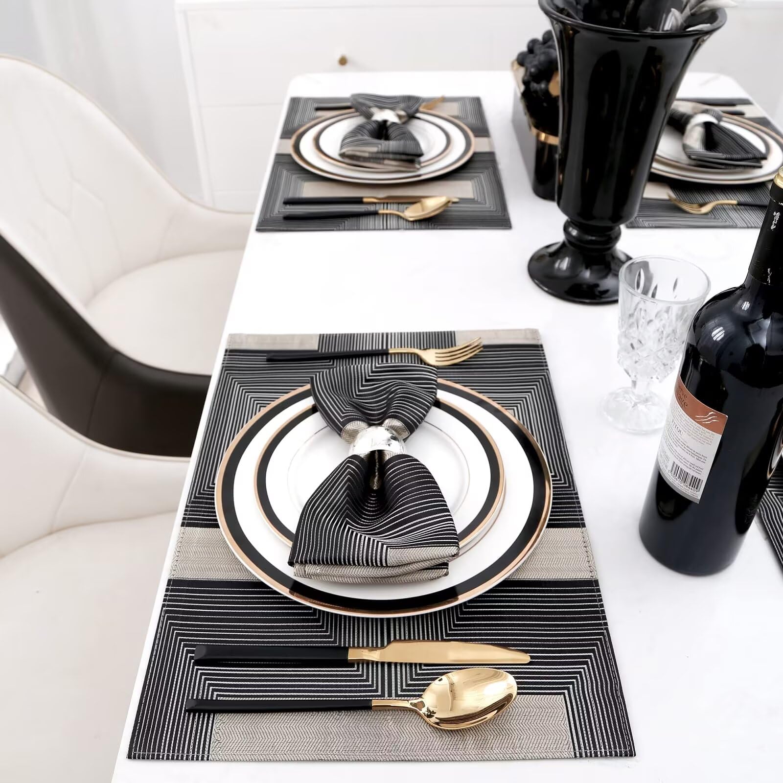 Juego de 4 manteles individuales negros, impermeables, lavables, resistentes al calor, para mesa de comedor (negro)