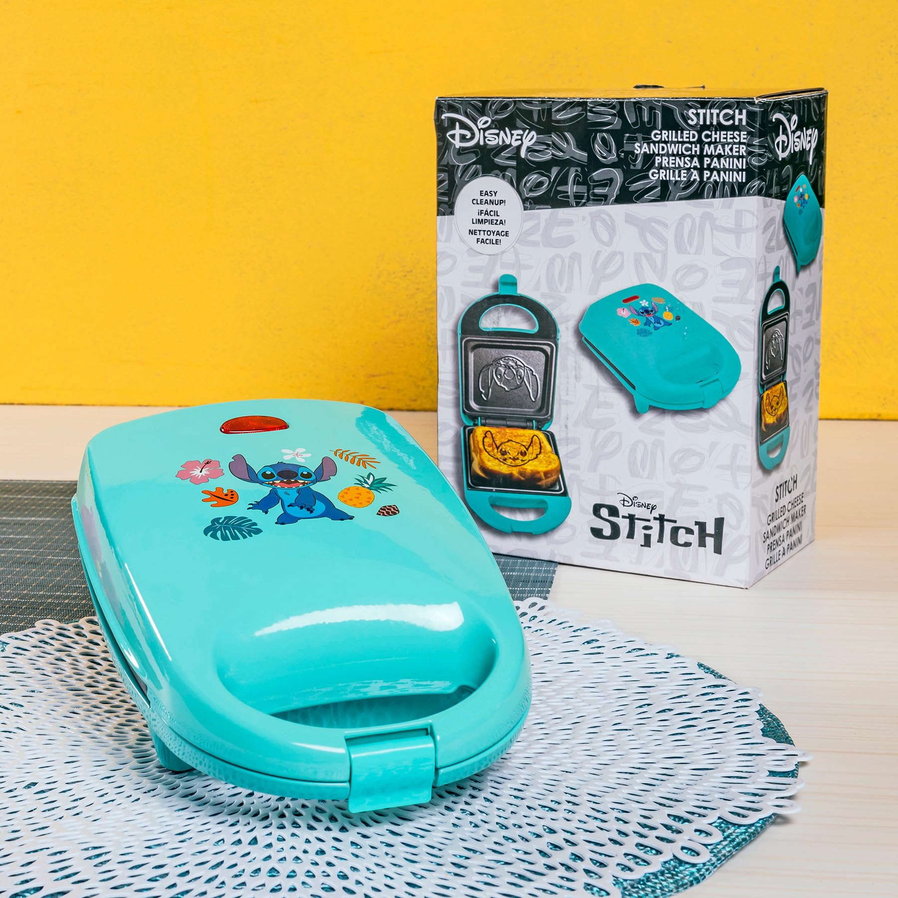 Uncanny Brands Disney Lilo and Stitch Sandwich Tostadora individual pequeño electrodoméstico de cocina