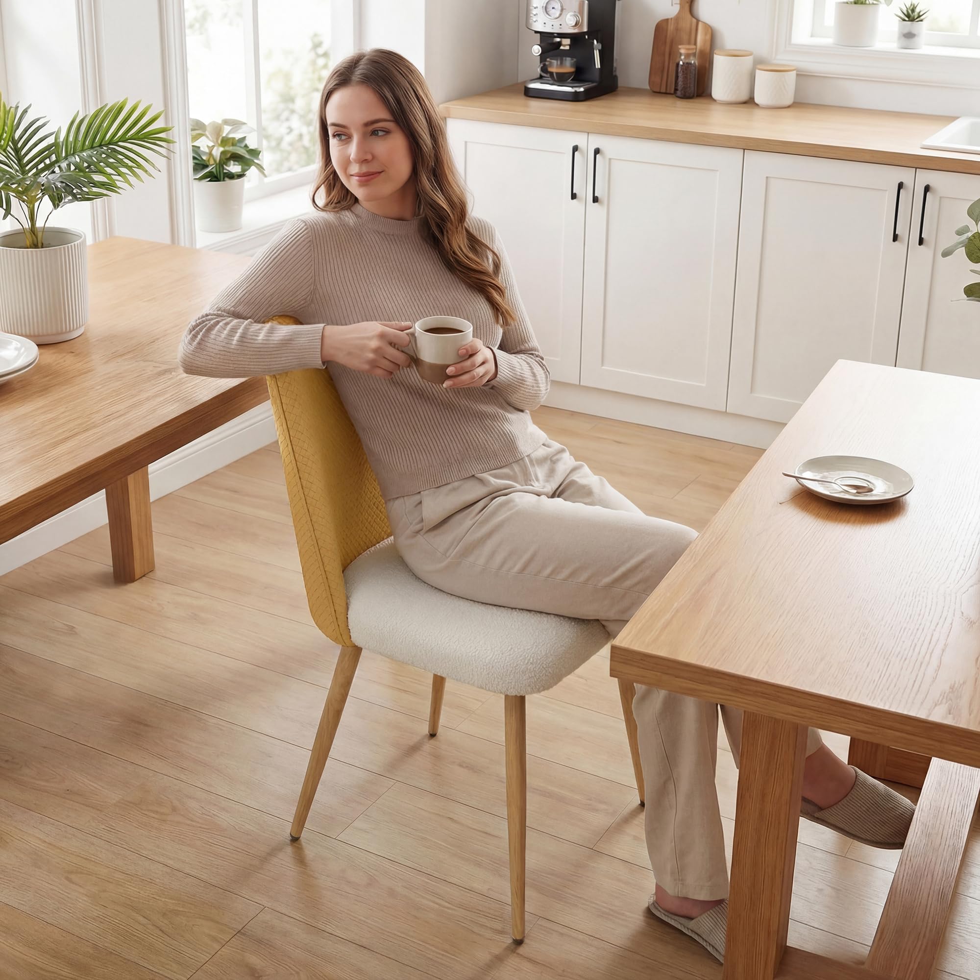 HOMCOM Juego de 2 Sillas de Comedor, Sillas de Cocina con Respaldo de PU de Imitación Ratán, Asiento Acolchado, Patas de Acero, para Salón, Marrón y Beige