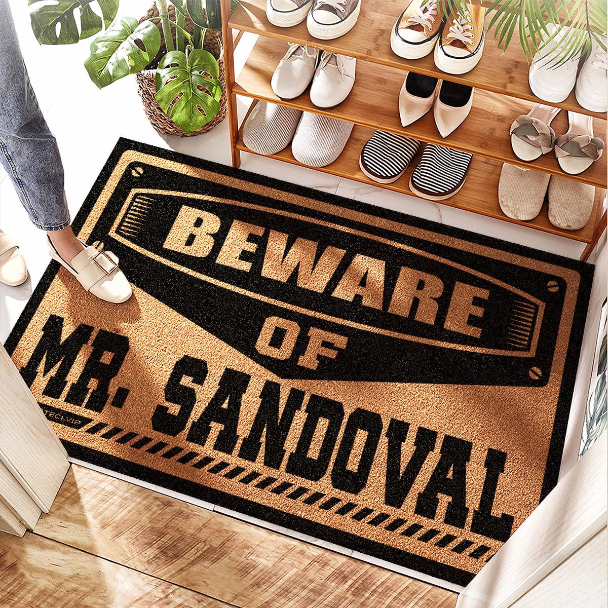 Tapis de bienvenue imperméable Beware Of Mr. Sandoval 40x60