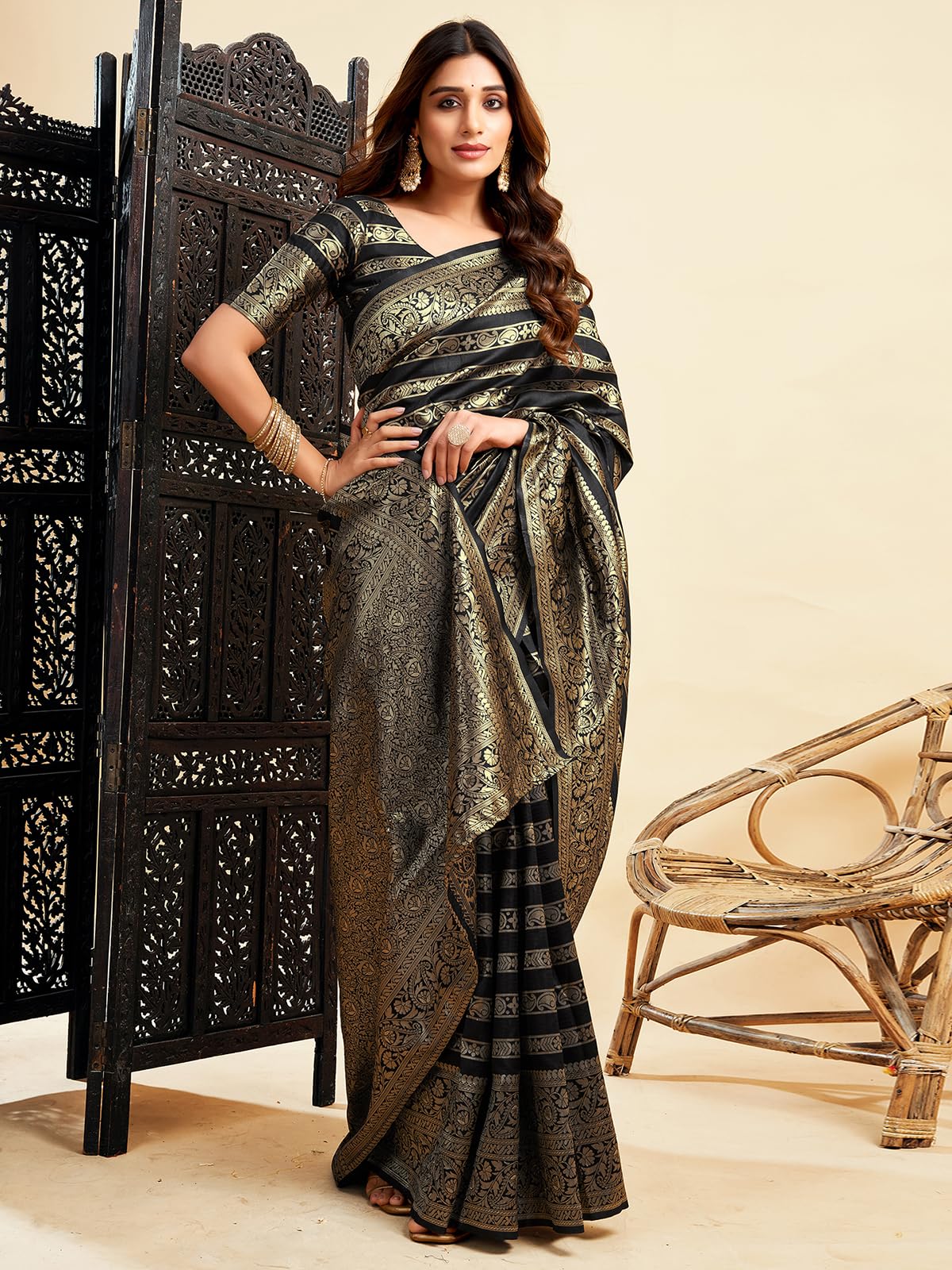 Satrani Women's Jacquard Silk Blend Saree (3930S331N_Black & Golden)