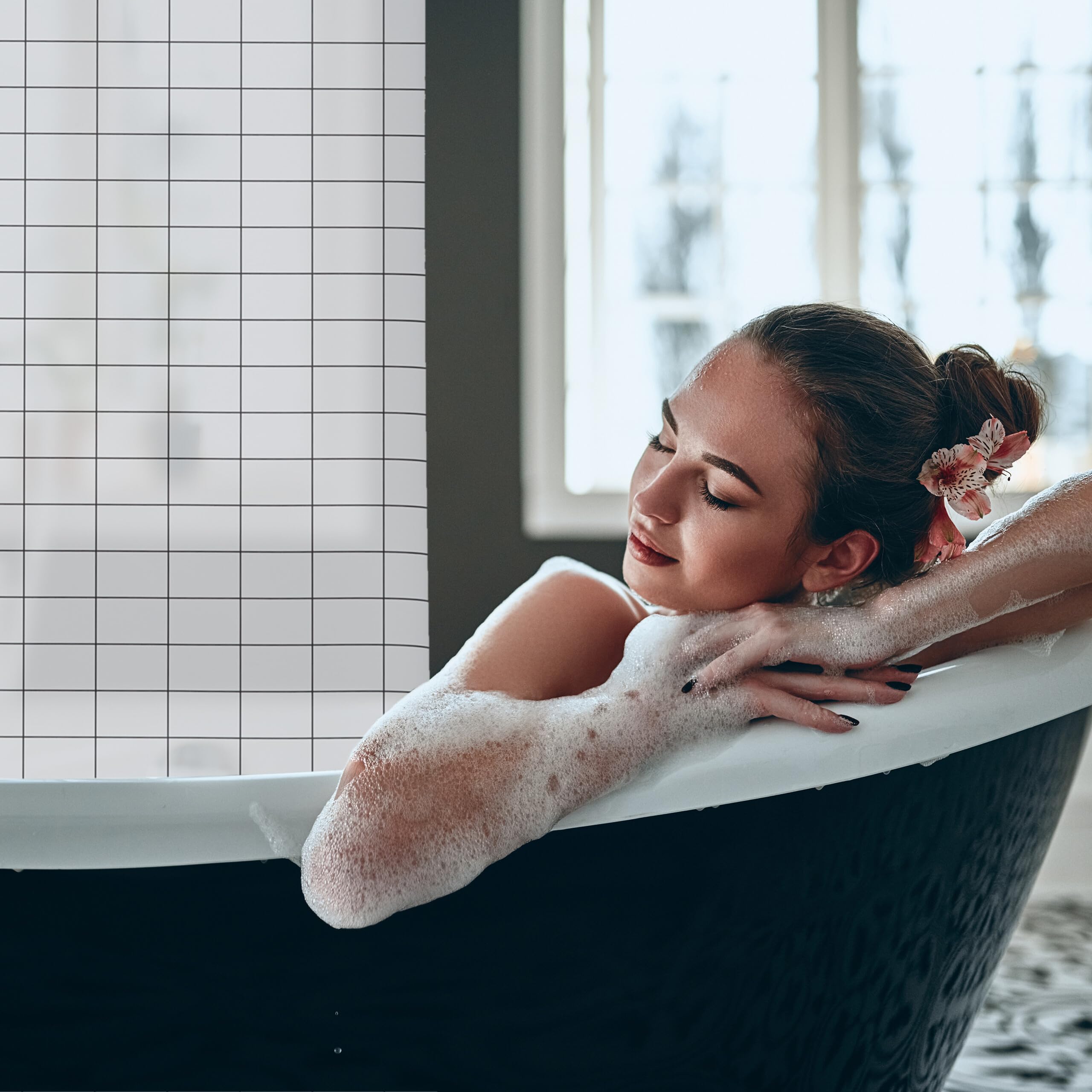 Relaxdays Cortina de Baño Enrollable Estampado de Cuadros, Estor Ducha o Ventana, 100 x 240 cm, Blanco y Negro
